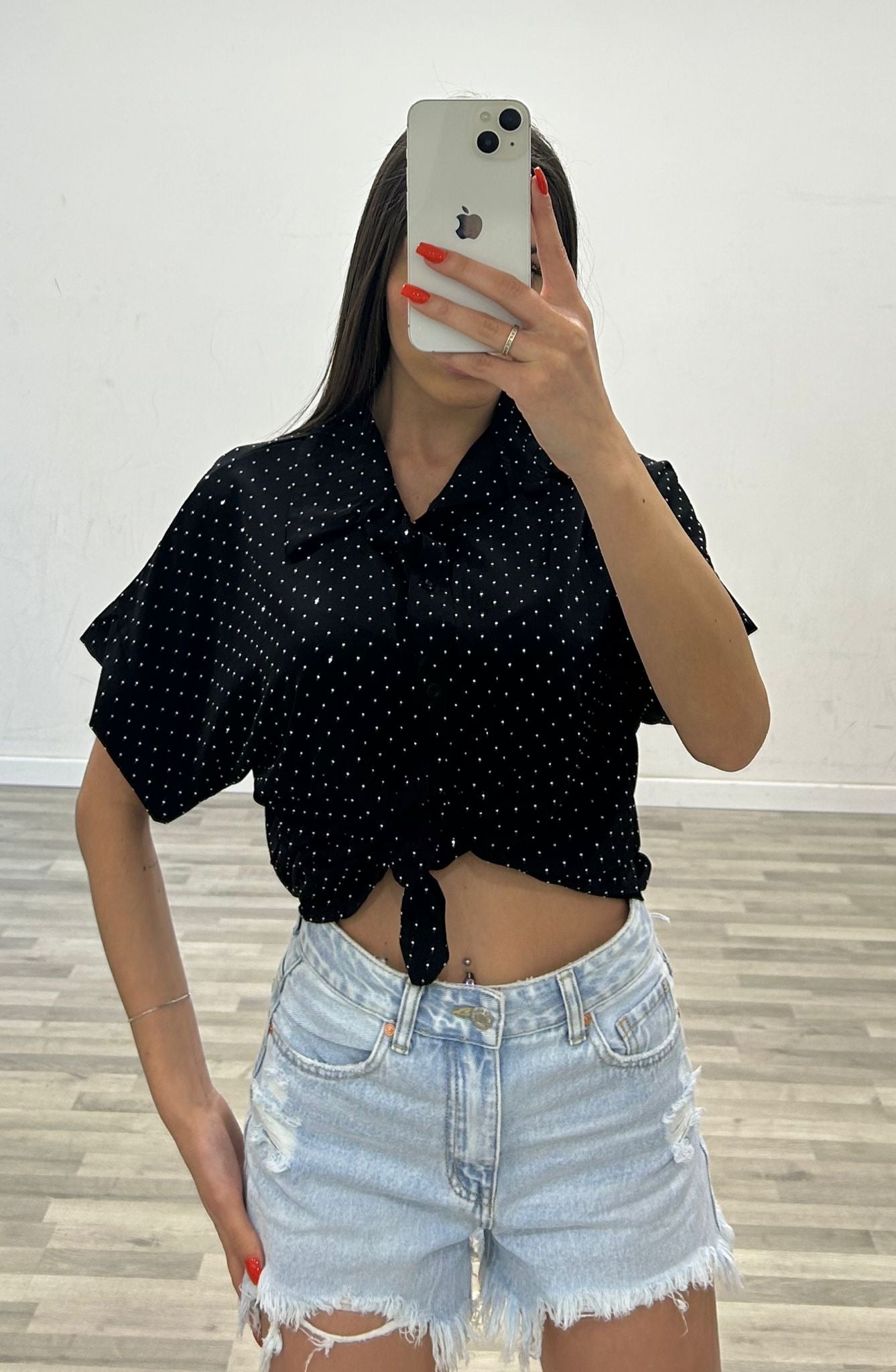 camicia nodo e brillantini