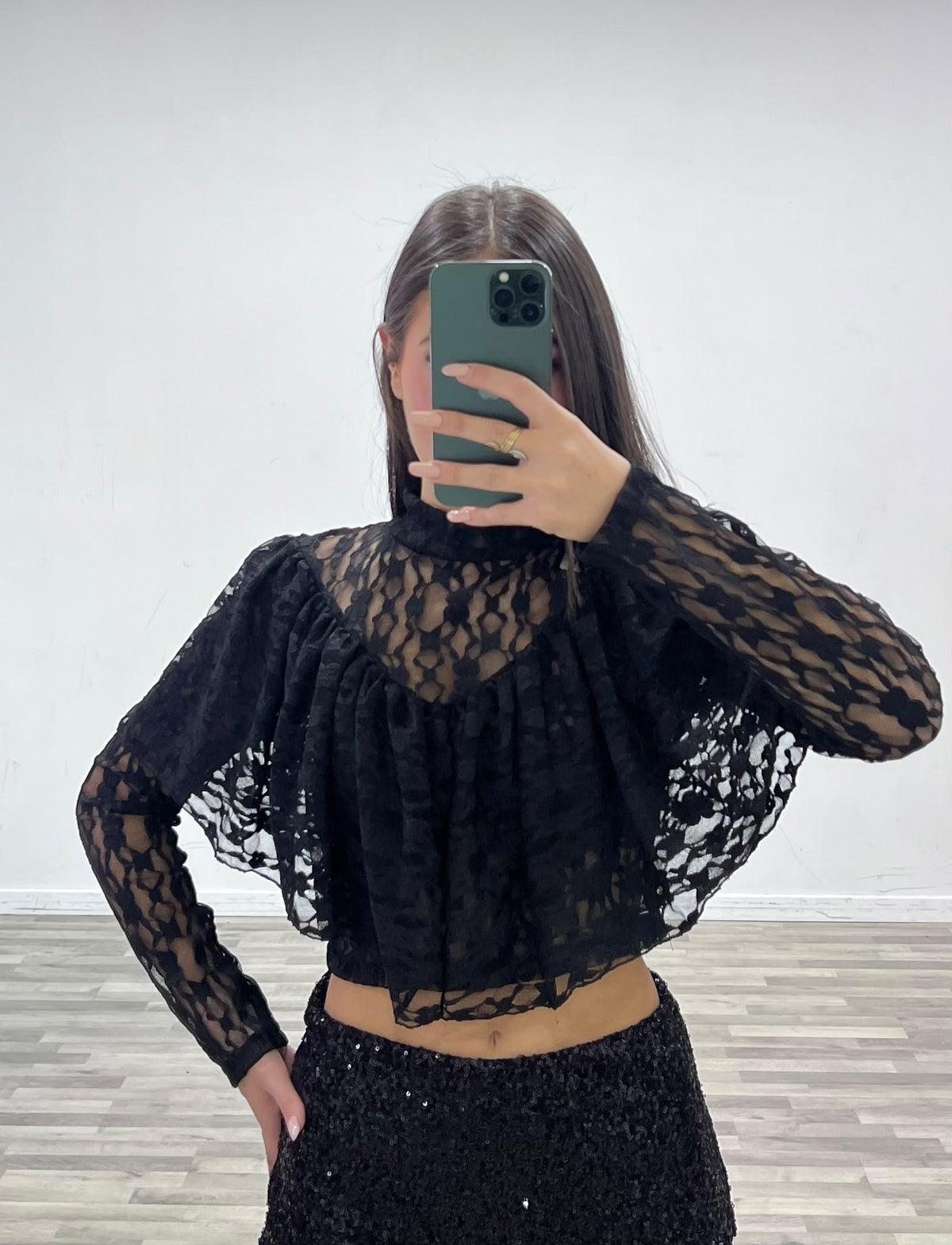 maglia corta in pizzo con voila'