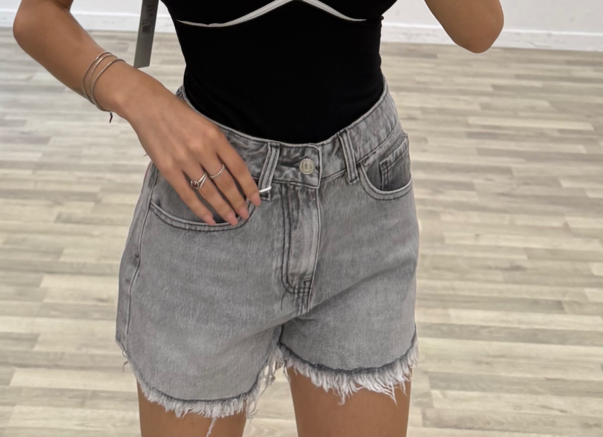 short di jeans grigio rosa