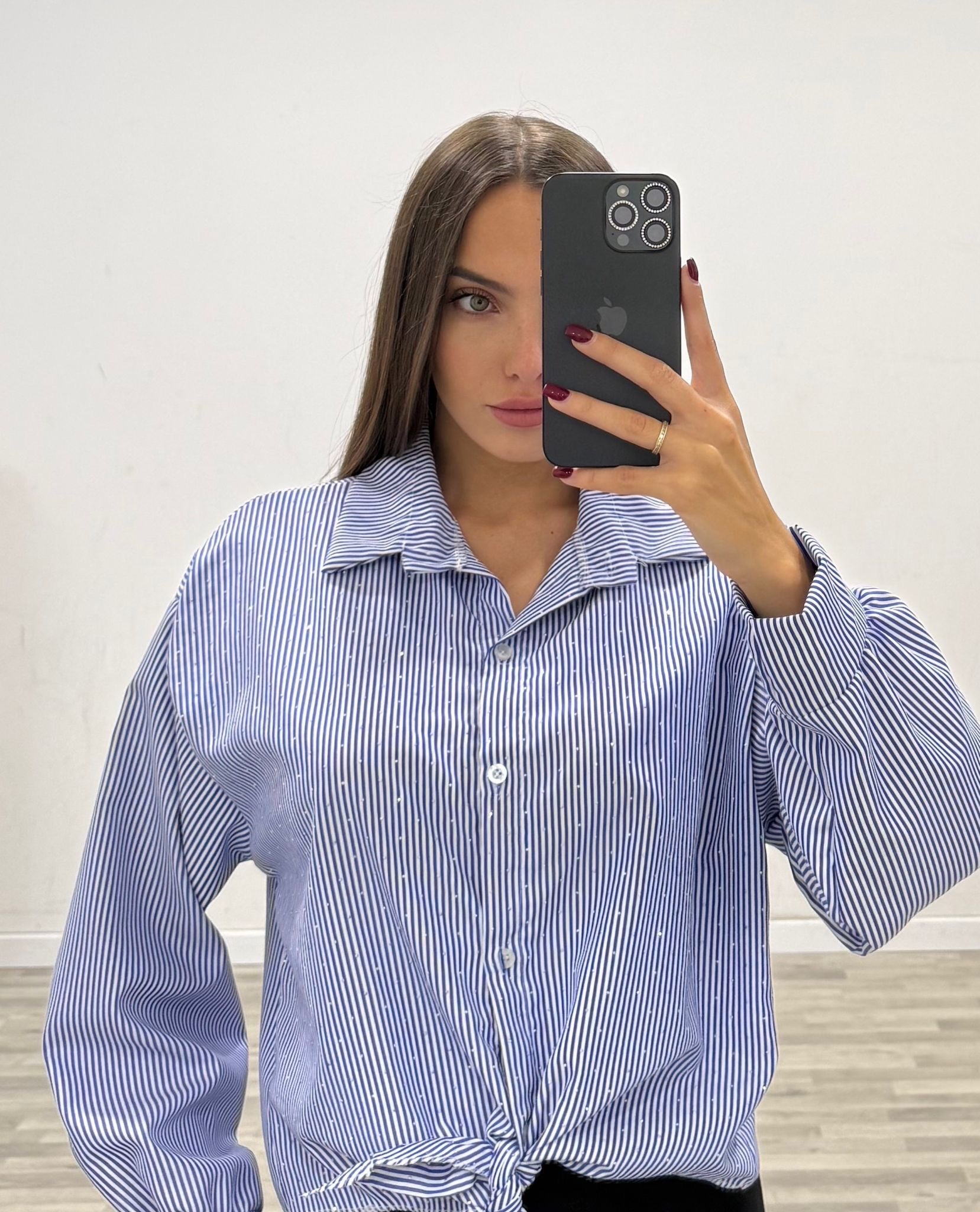 camicia con righine e nodo