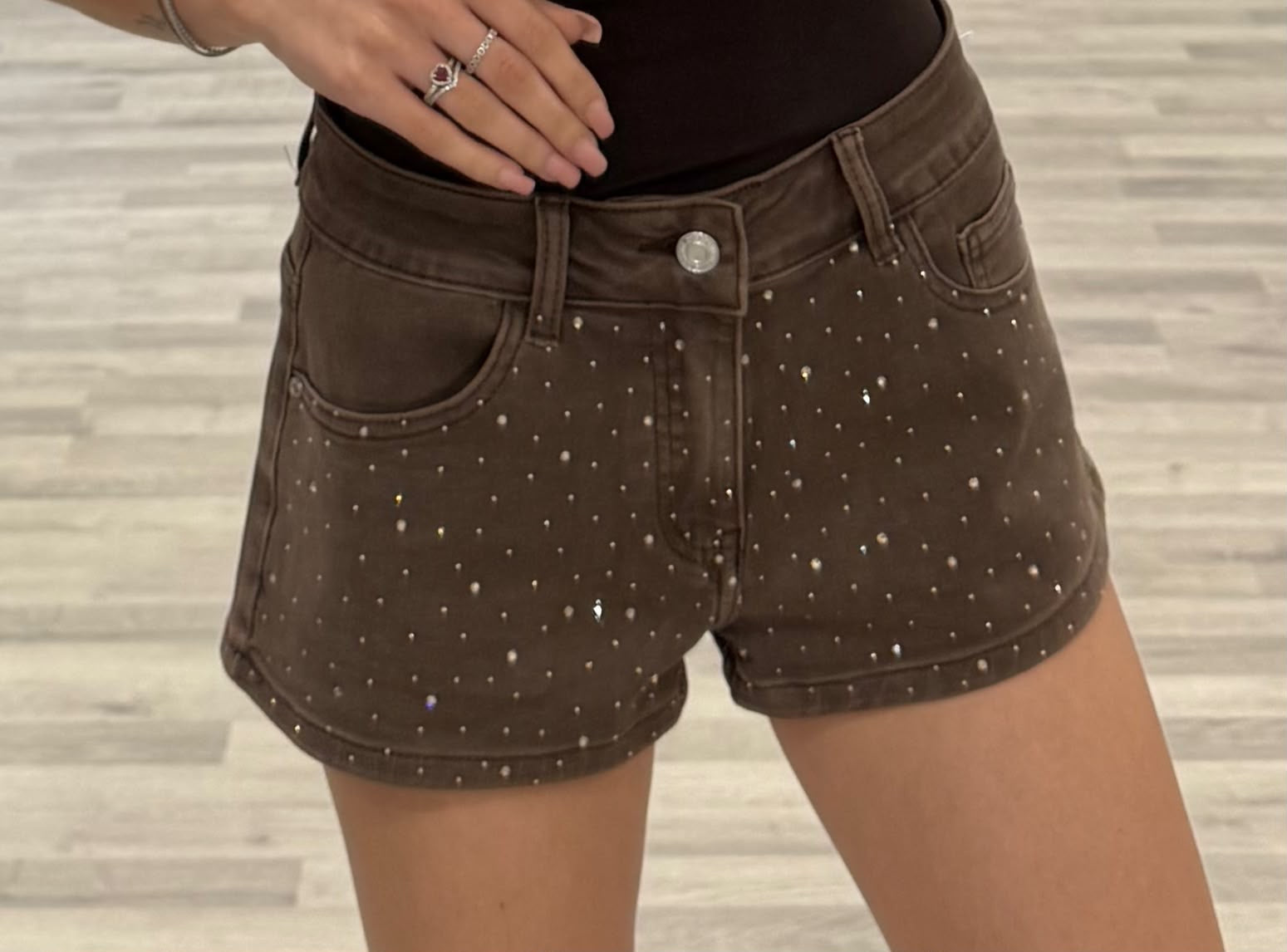 short marrone con brillantini
