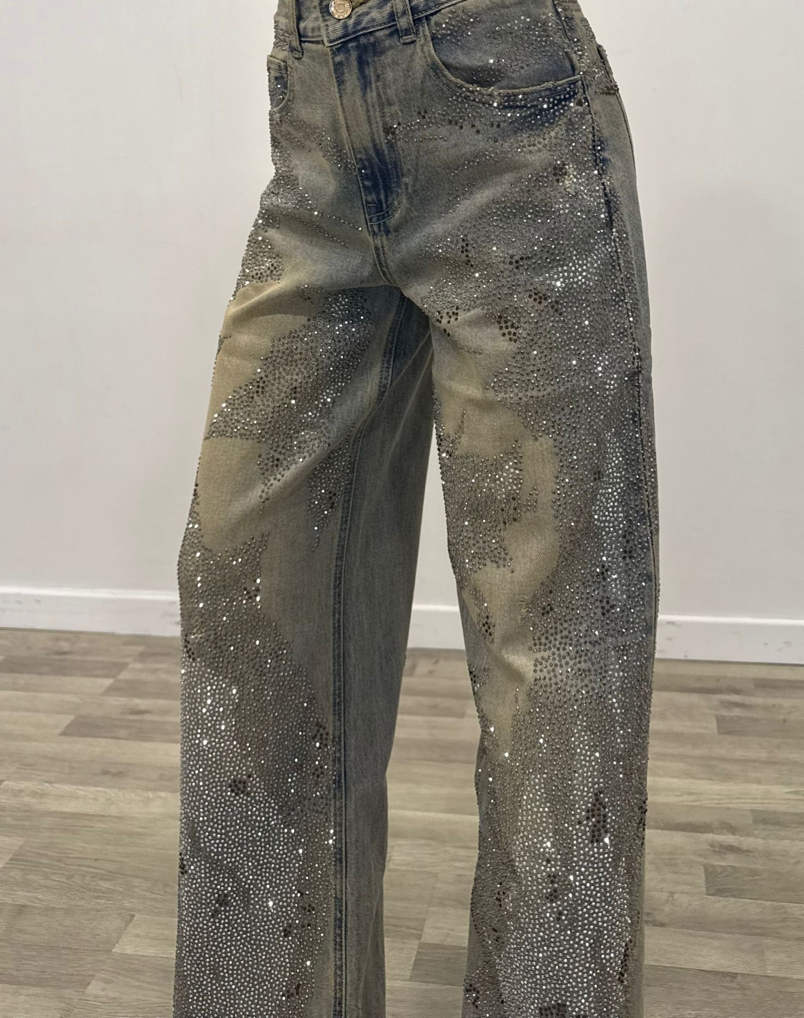 jeans sabbiato con brillantini