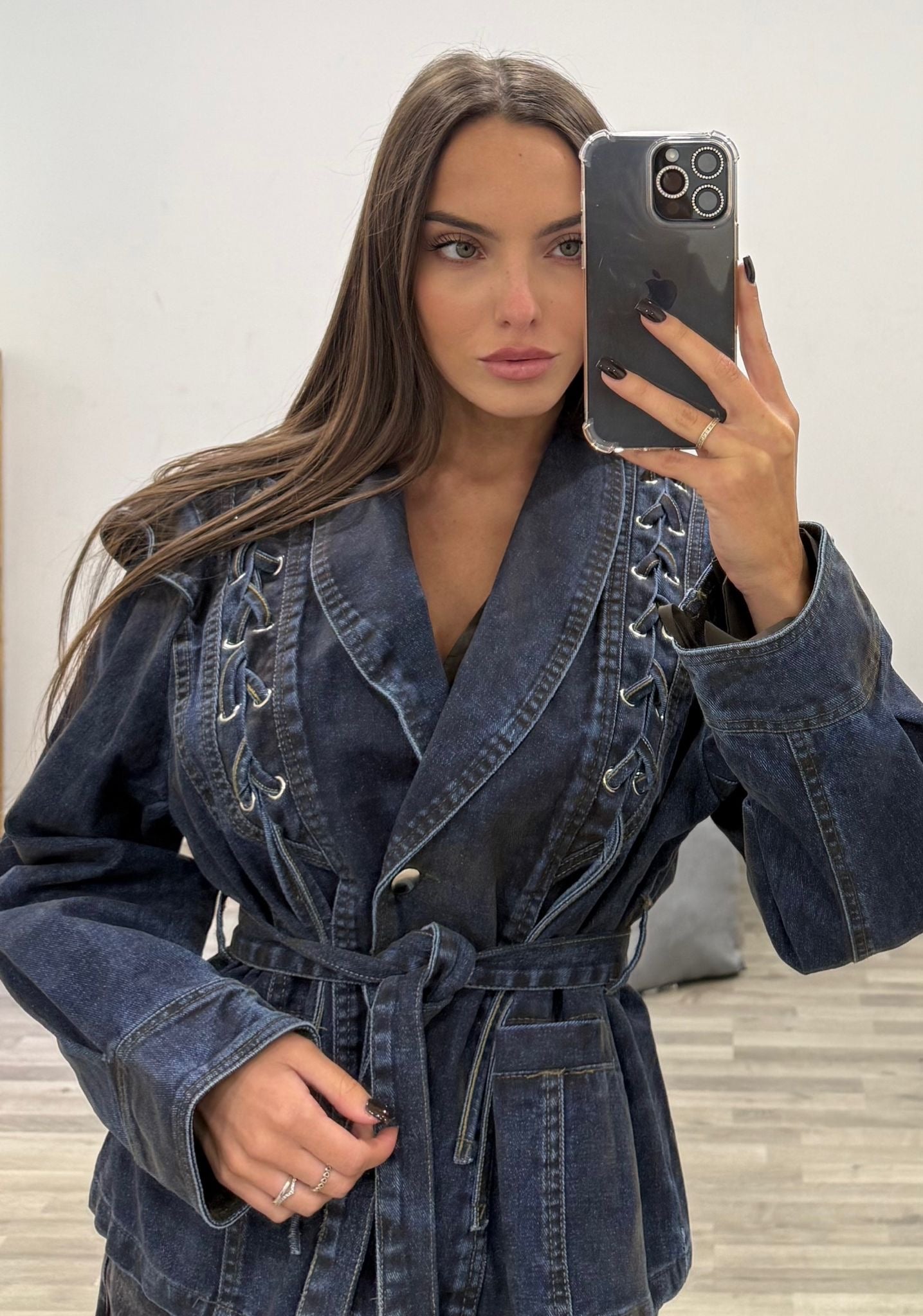 giacca di jeans con lacci