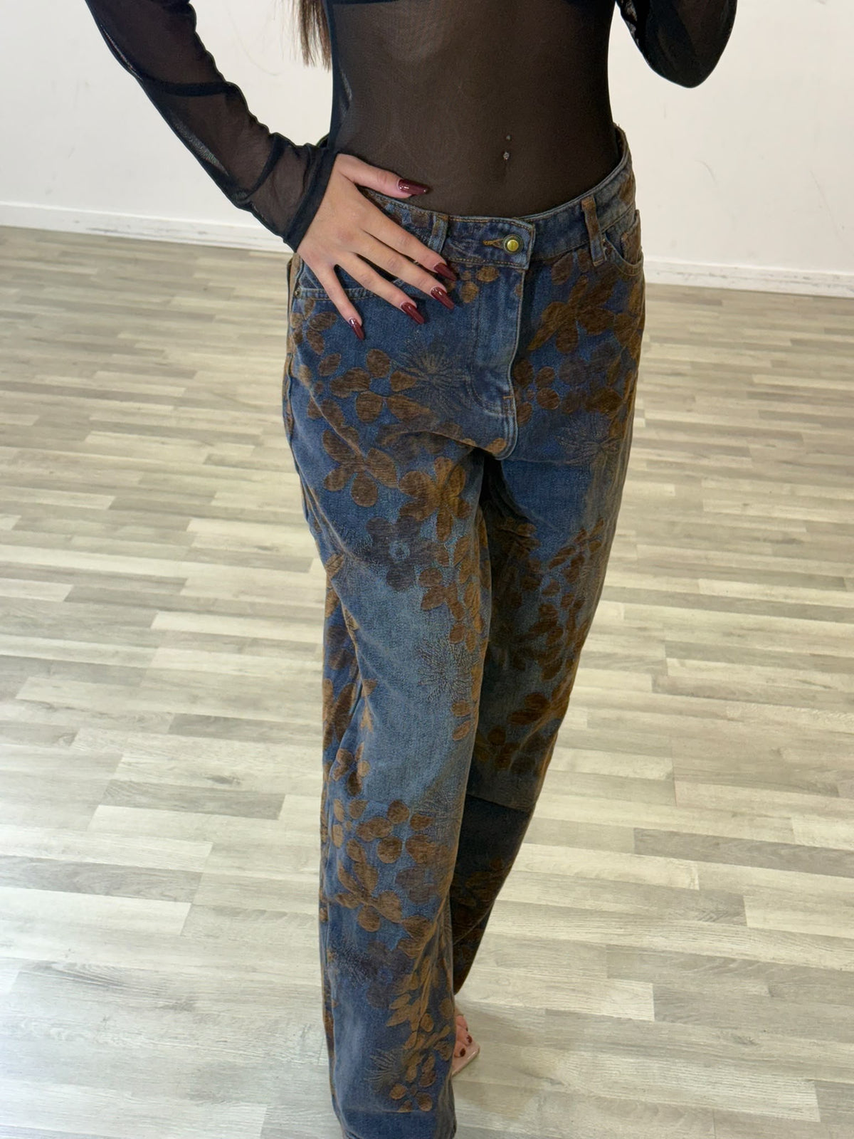 jeans con ricamo brown