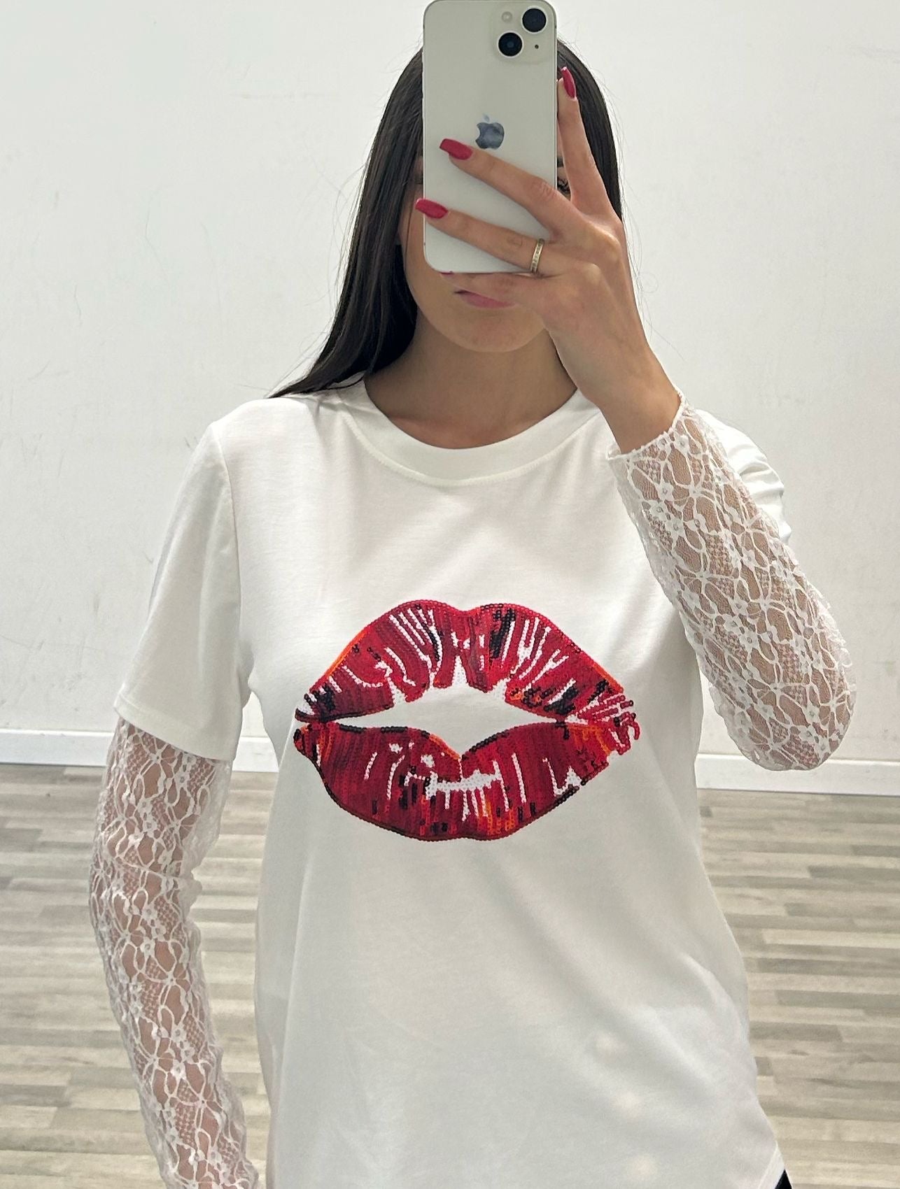 t-shirt smack con manicotti
