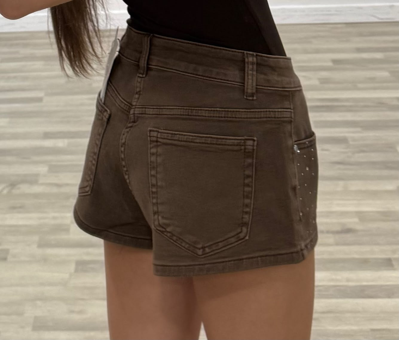 short marrone con brillantini