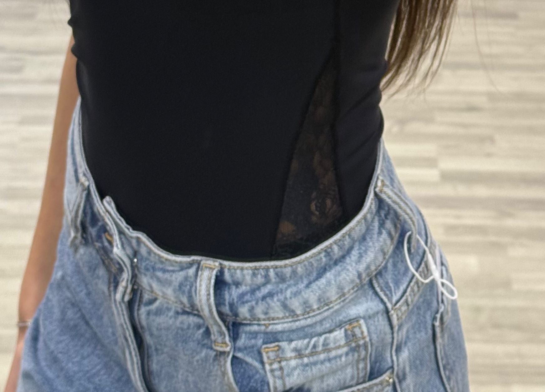 body con coppe e pizzo nei lati