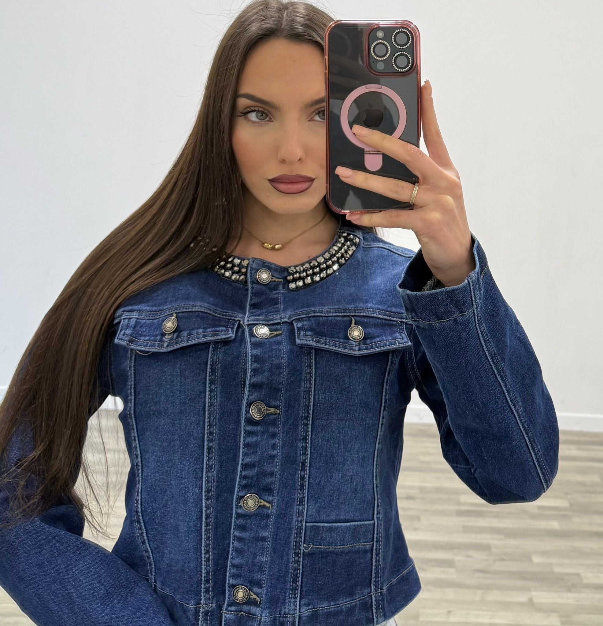 giubbino di jeans con pietrine