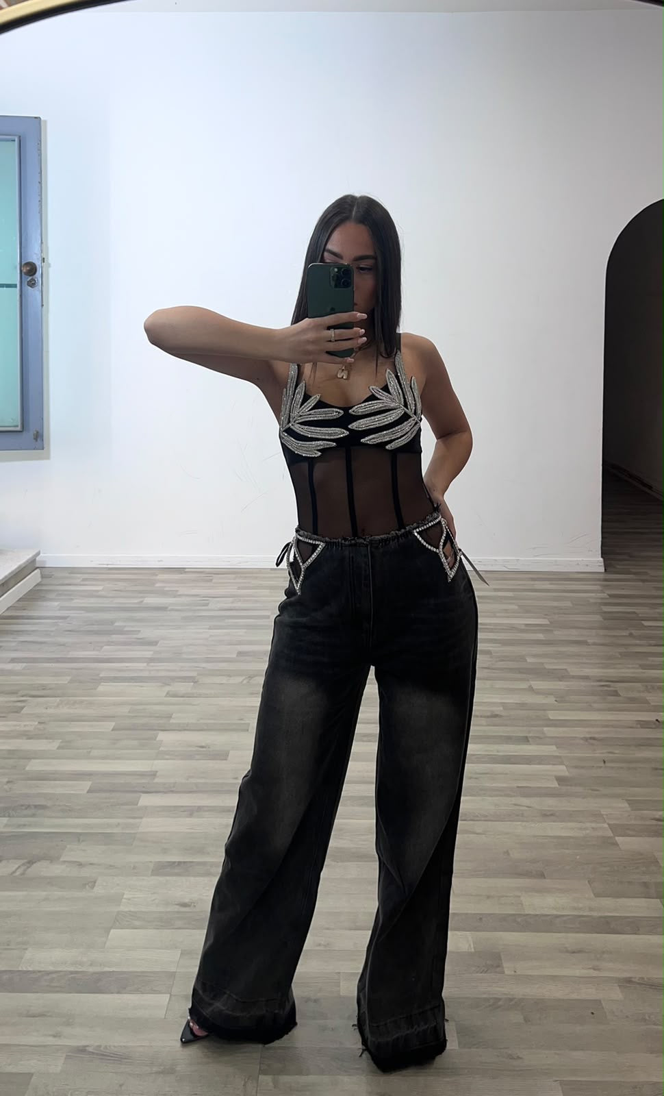 body con foglie