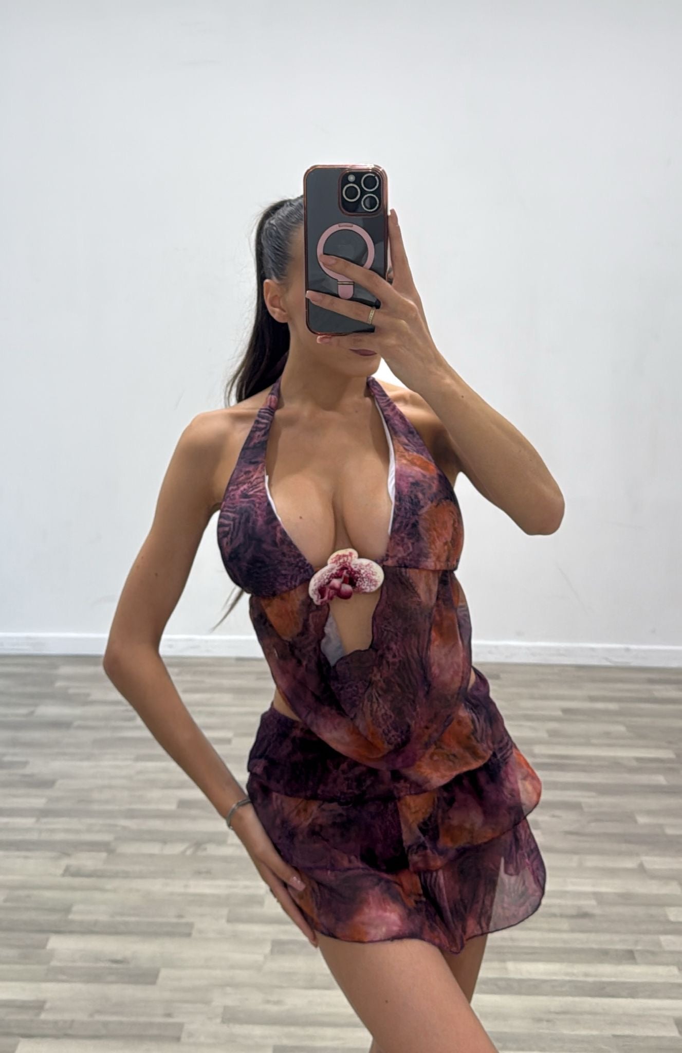costume con maglia e gonnellina in velo