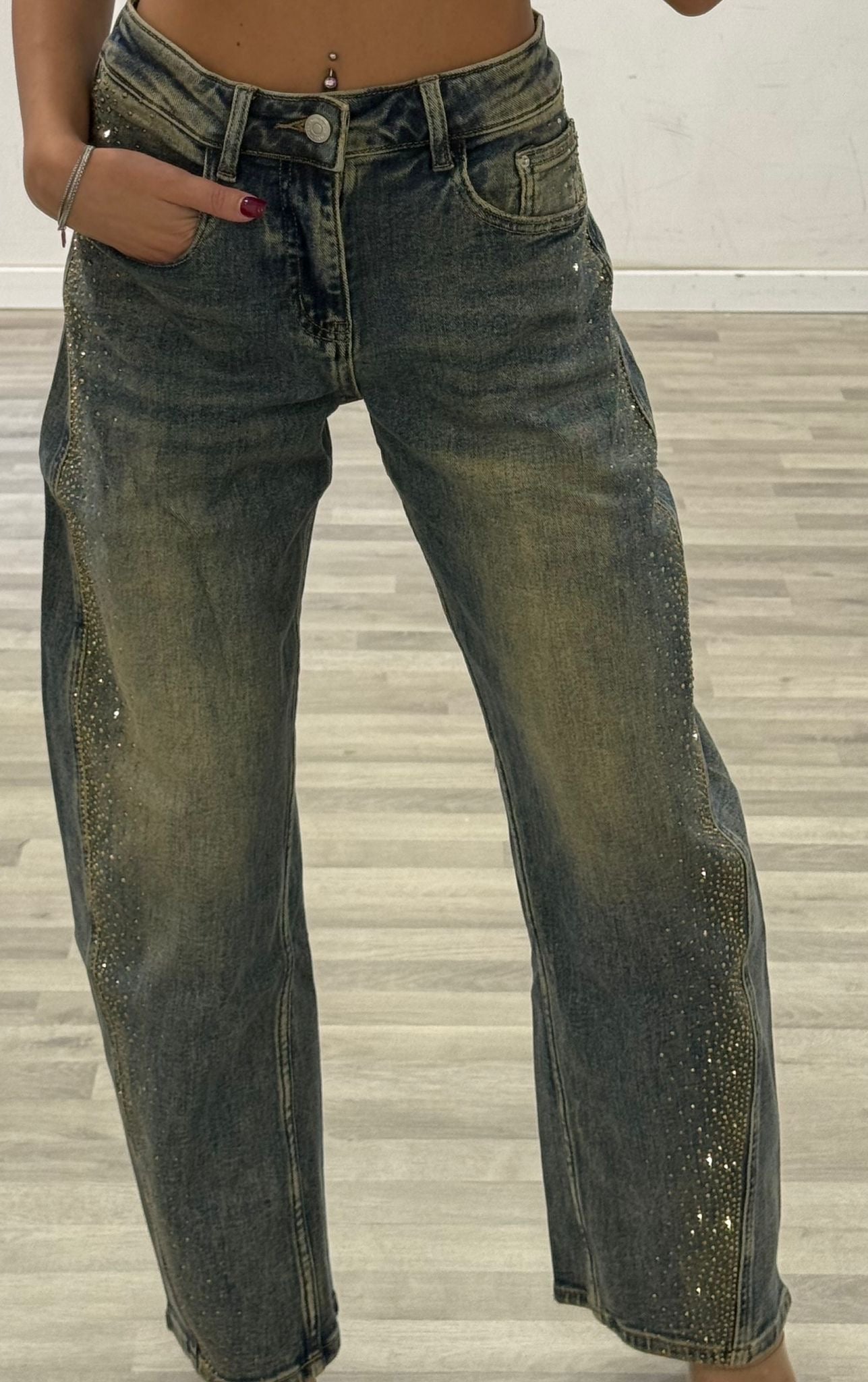 jeans con brillanti laterali