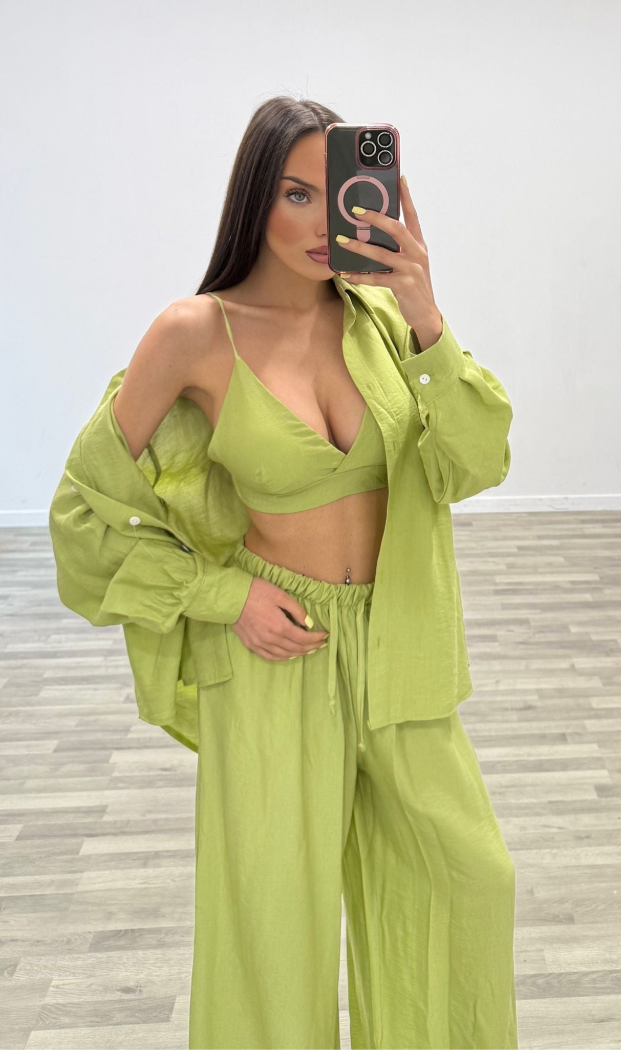 completo camicia top e pantalone