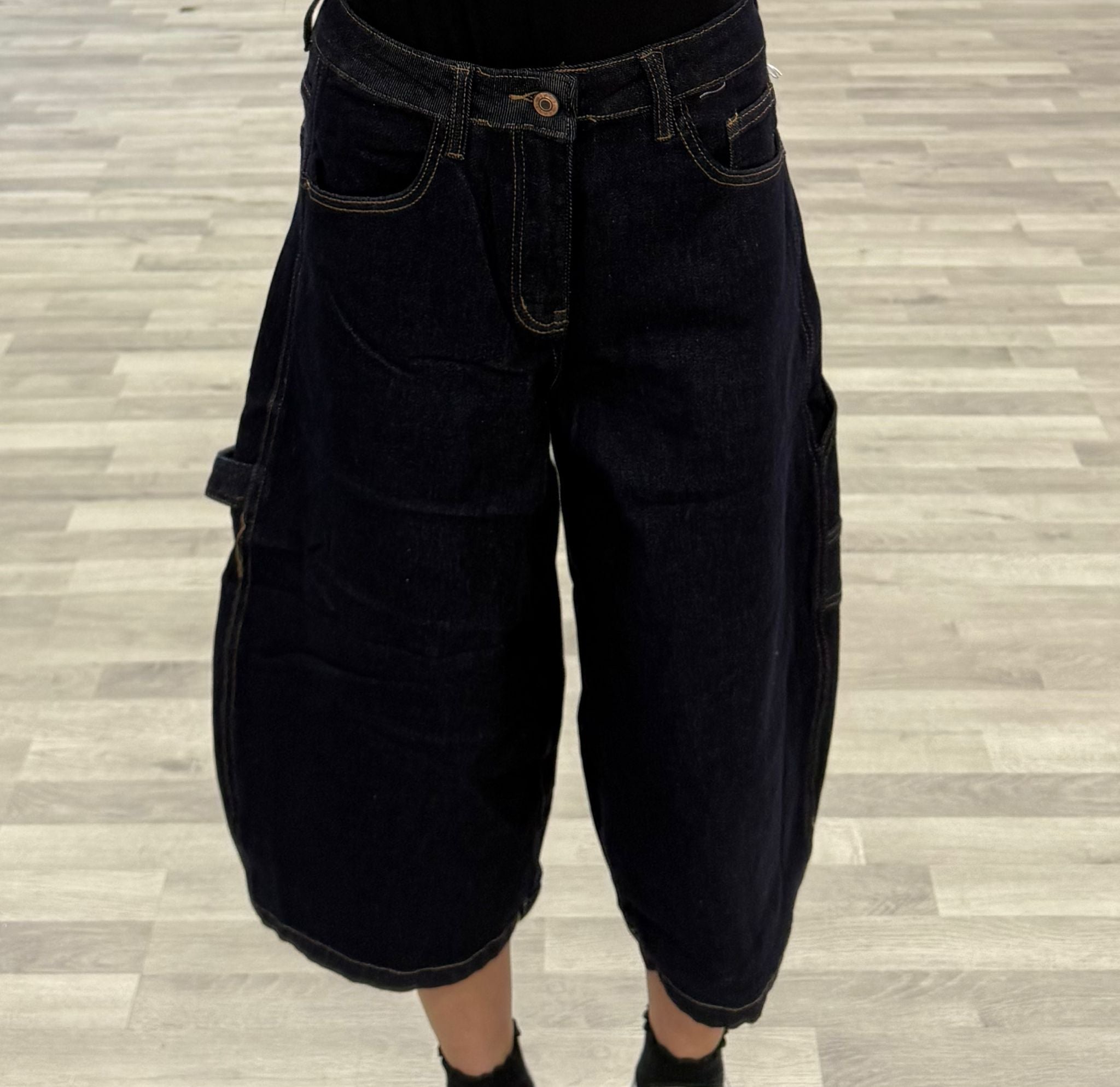 bermuda di jeans scuro