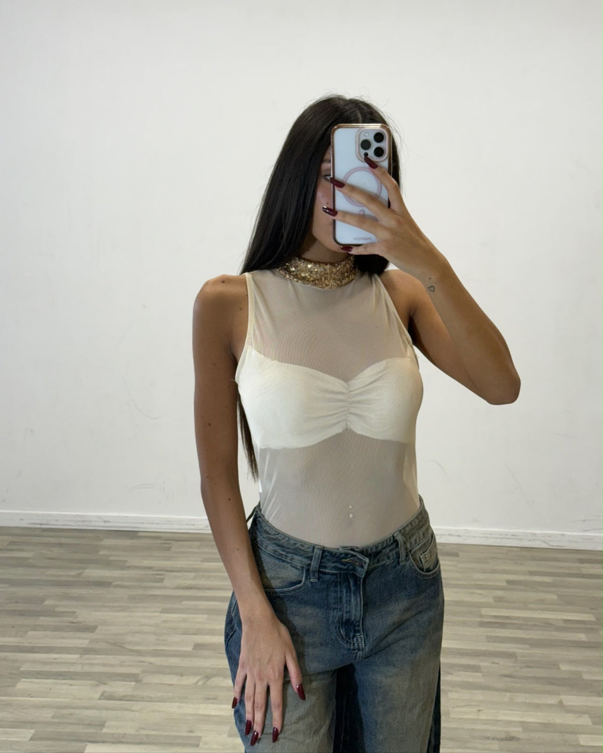 body velato con collo in paielletes