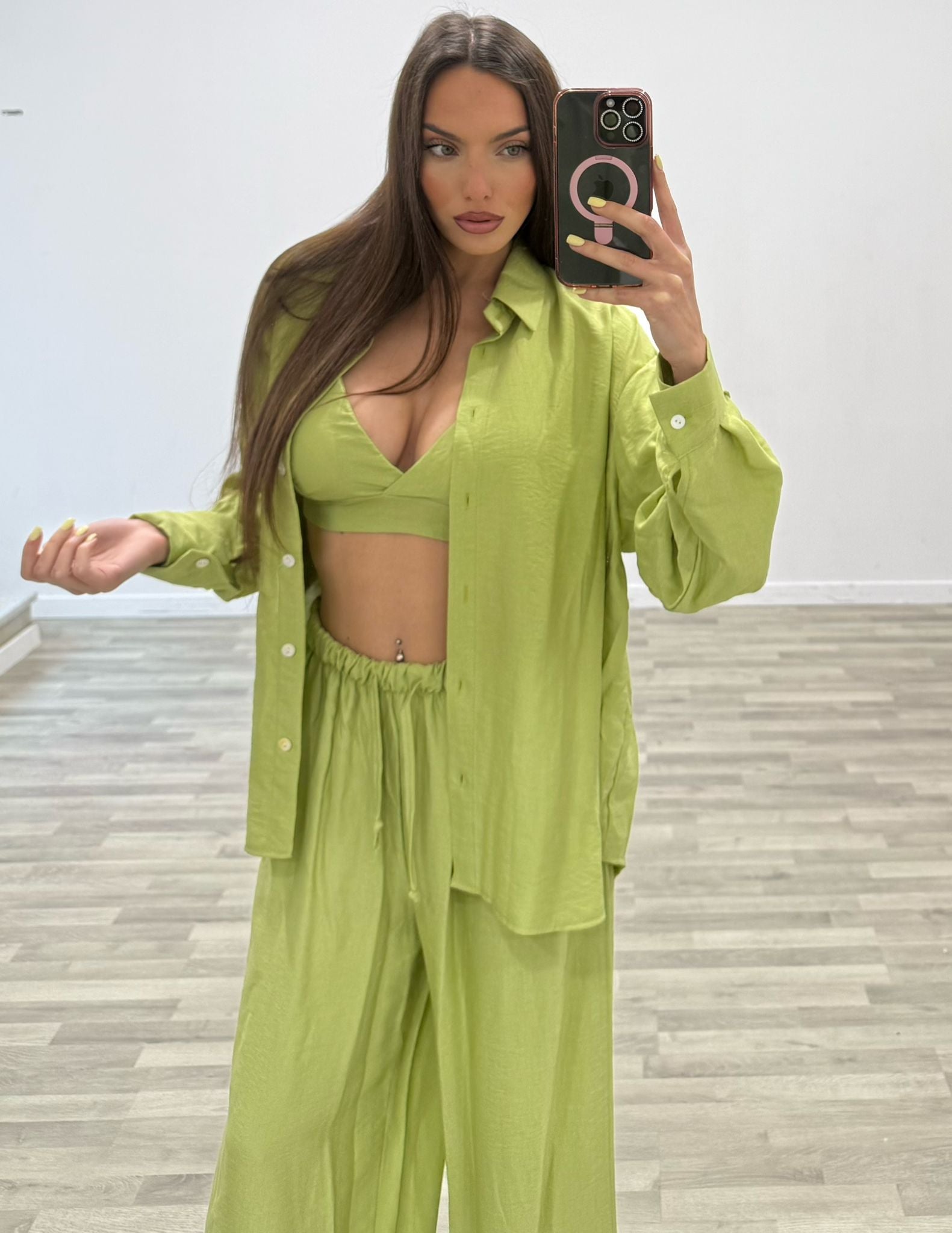 completo camicia top e pantalone