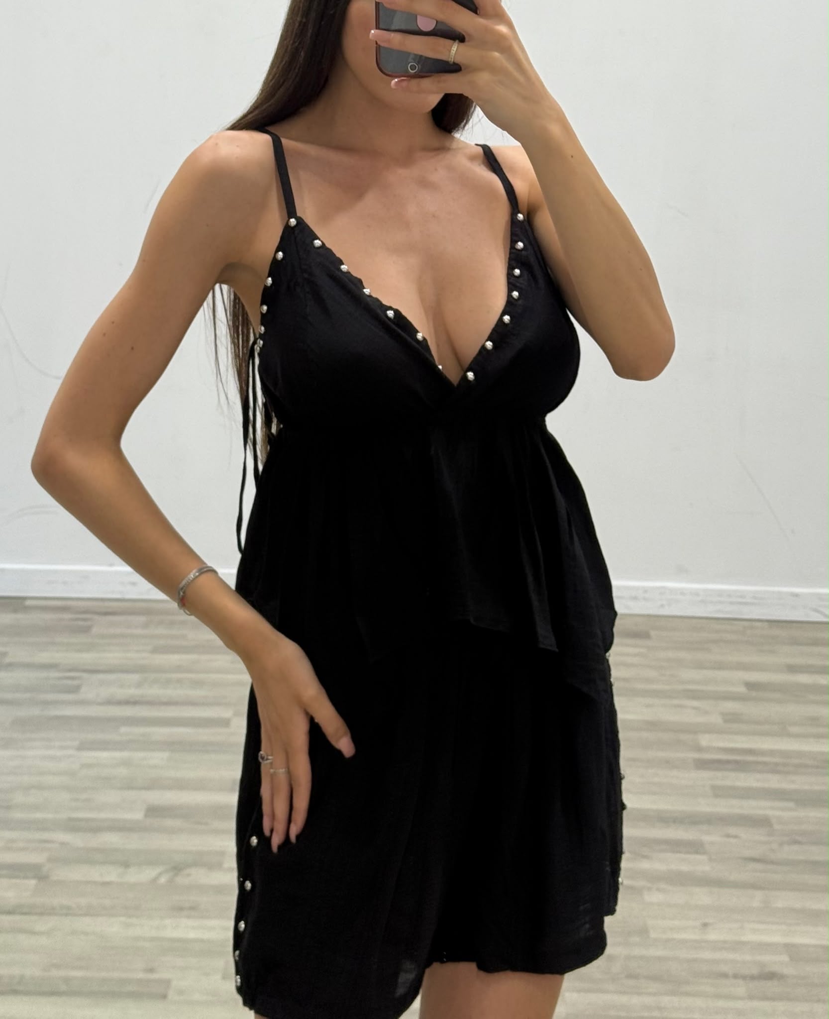 completo top e short con borchiette