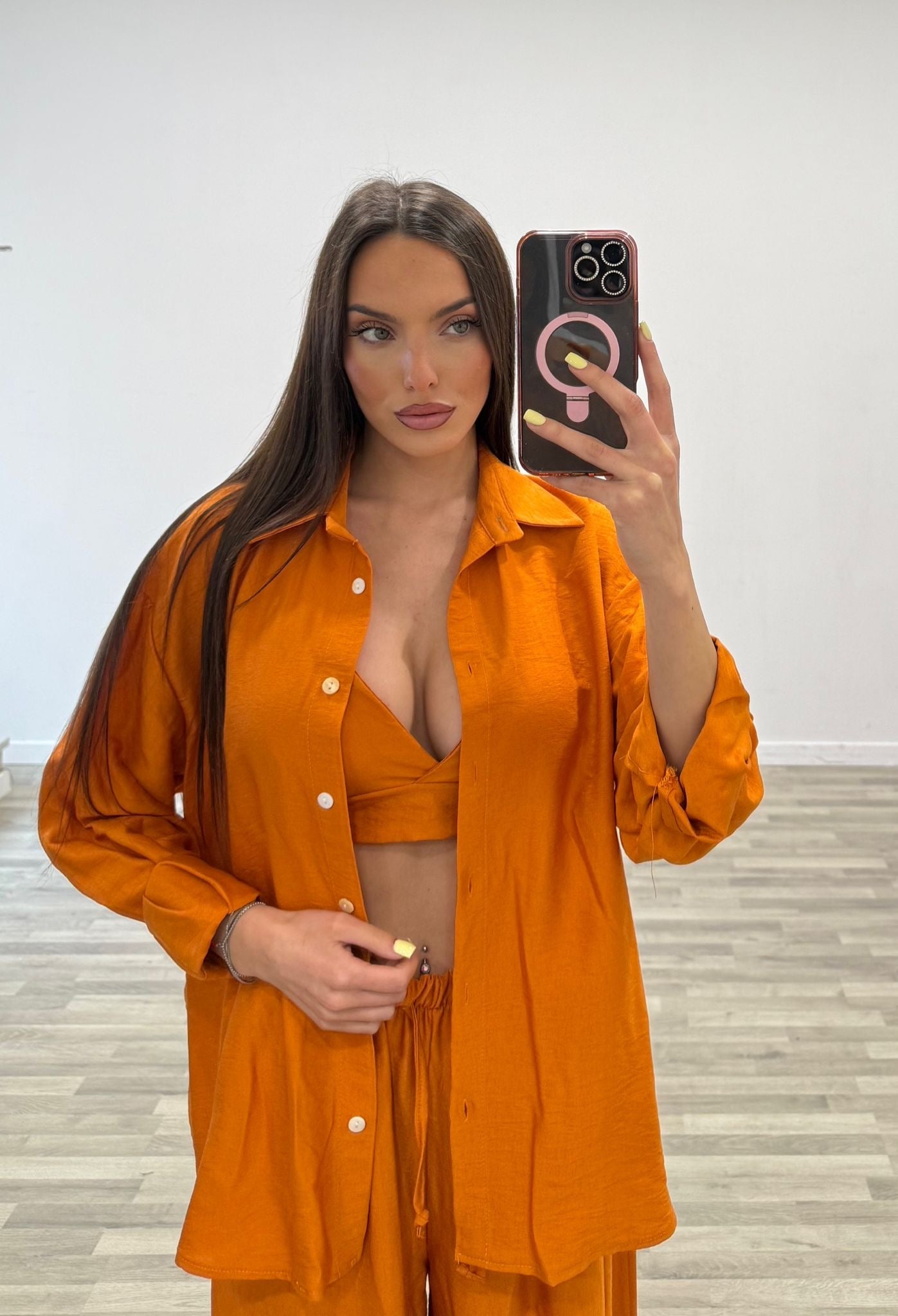 completo camicia top e pantalone