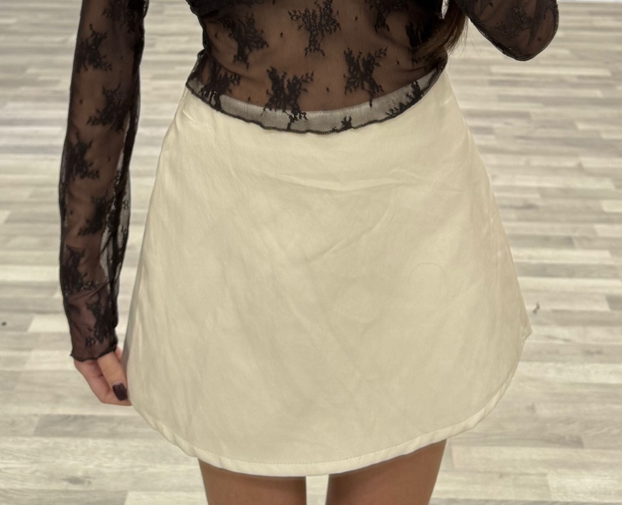 minigonna con short in ecopelle