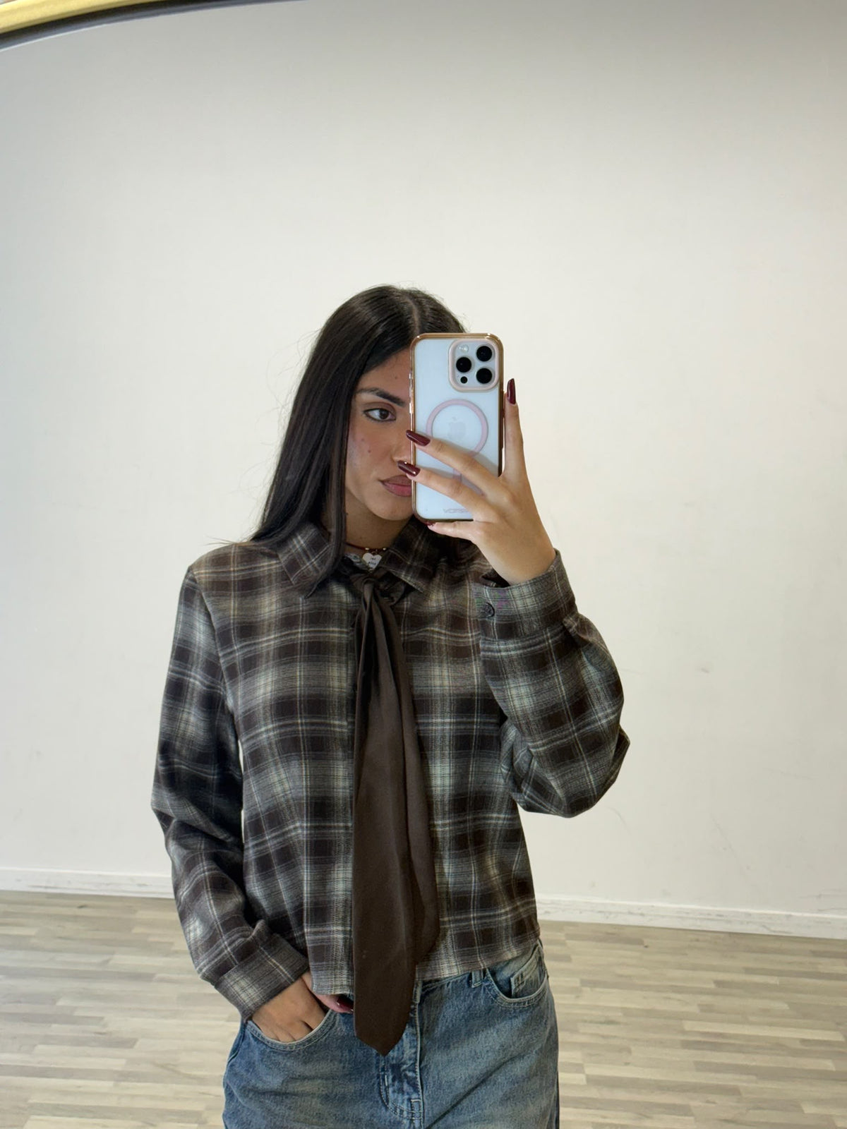 camicia corta a quadri con cravatta