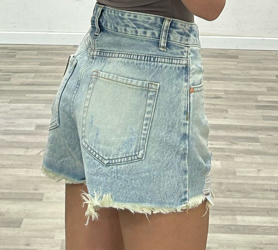 short sfrangiato chiaro