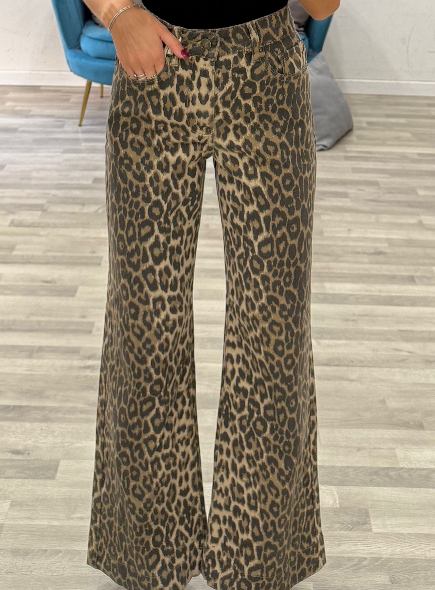 pantalone leopardato