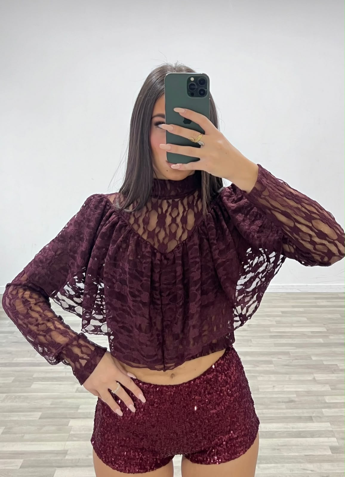 maglia corta in pizzo con voila'