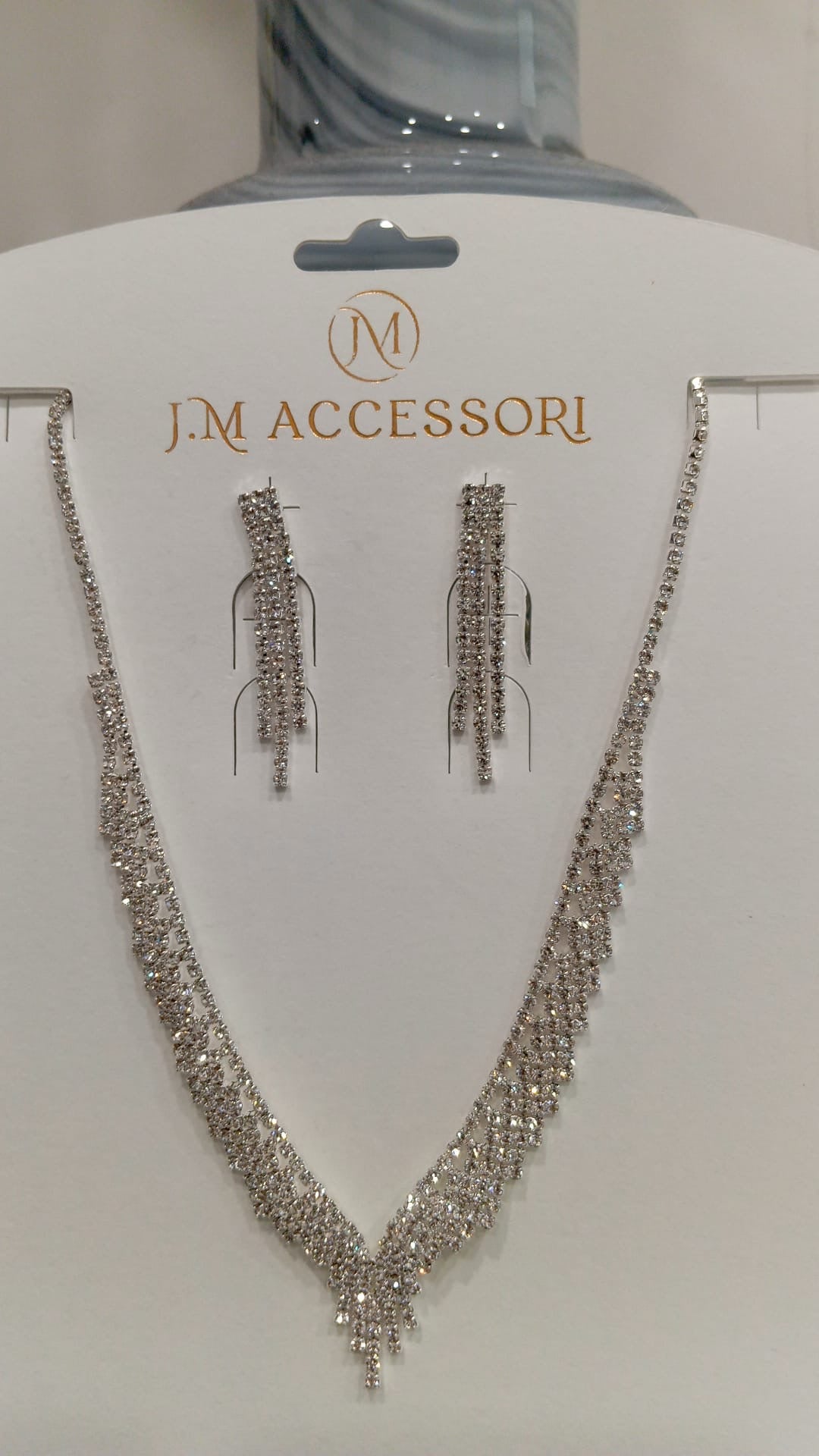 collana con orecchini