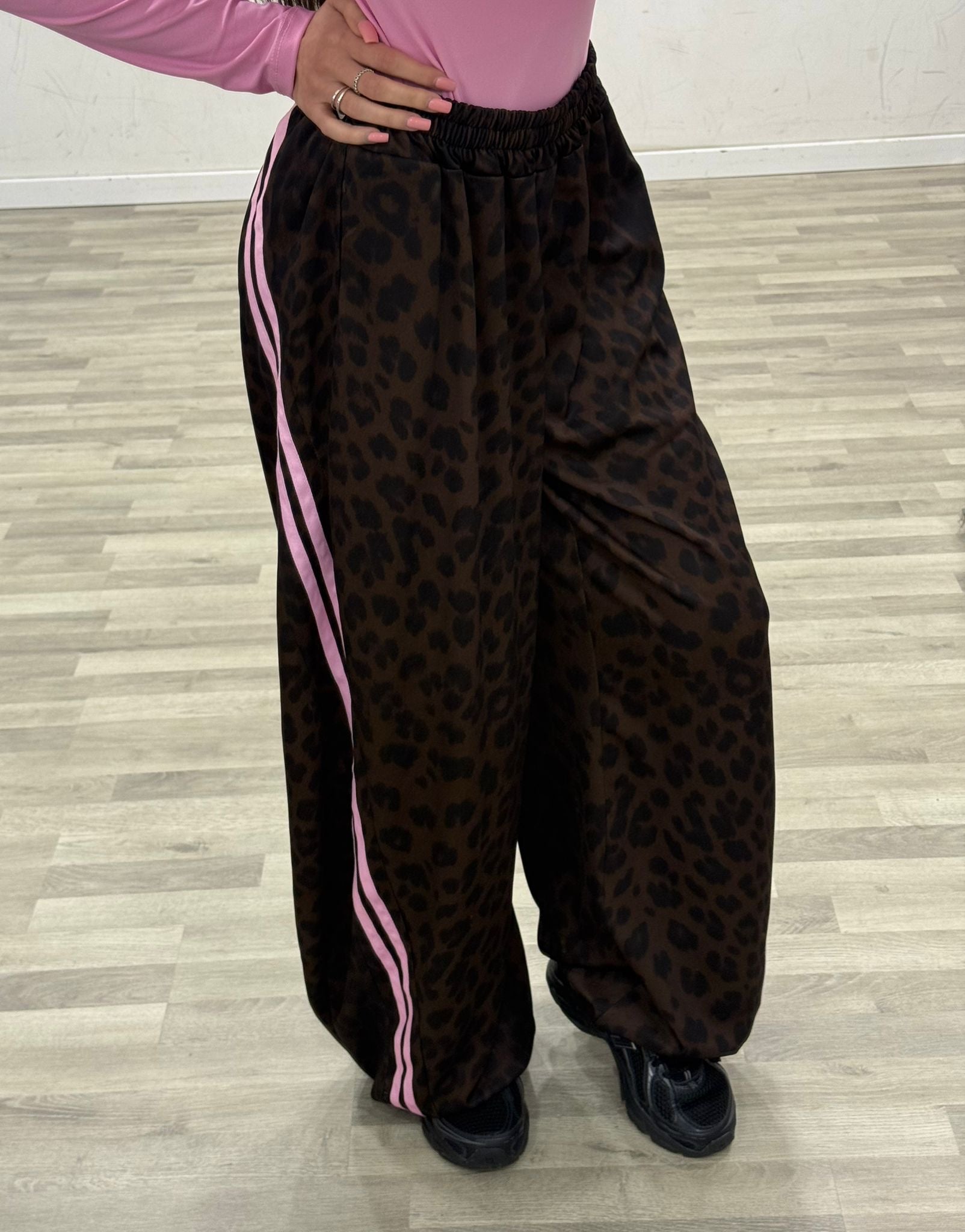 pantatuta con bande laterali trasversali