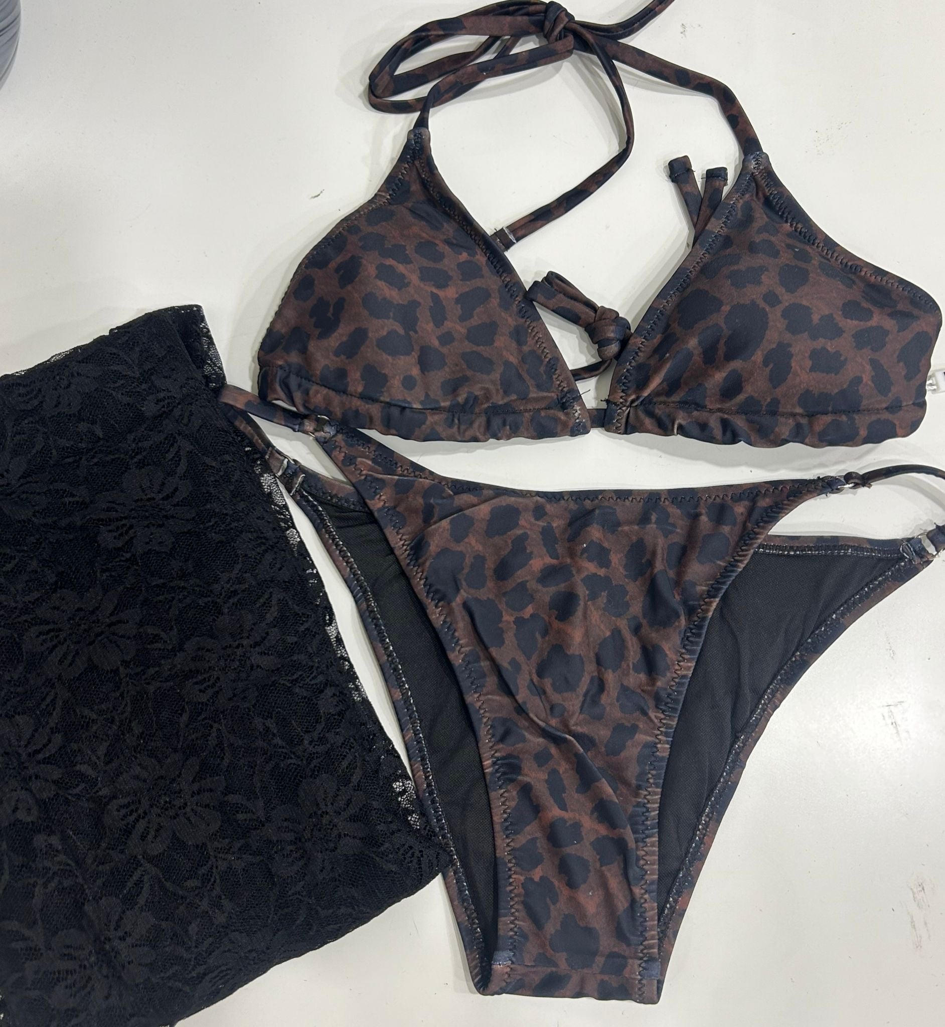 costume leopardato con taftano in pizzo