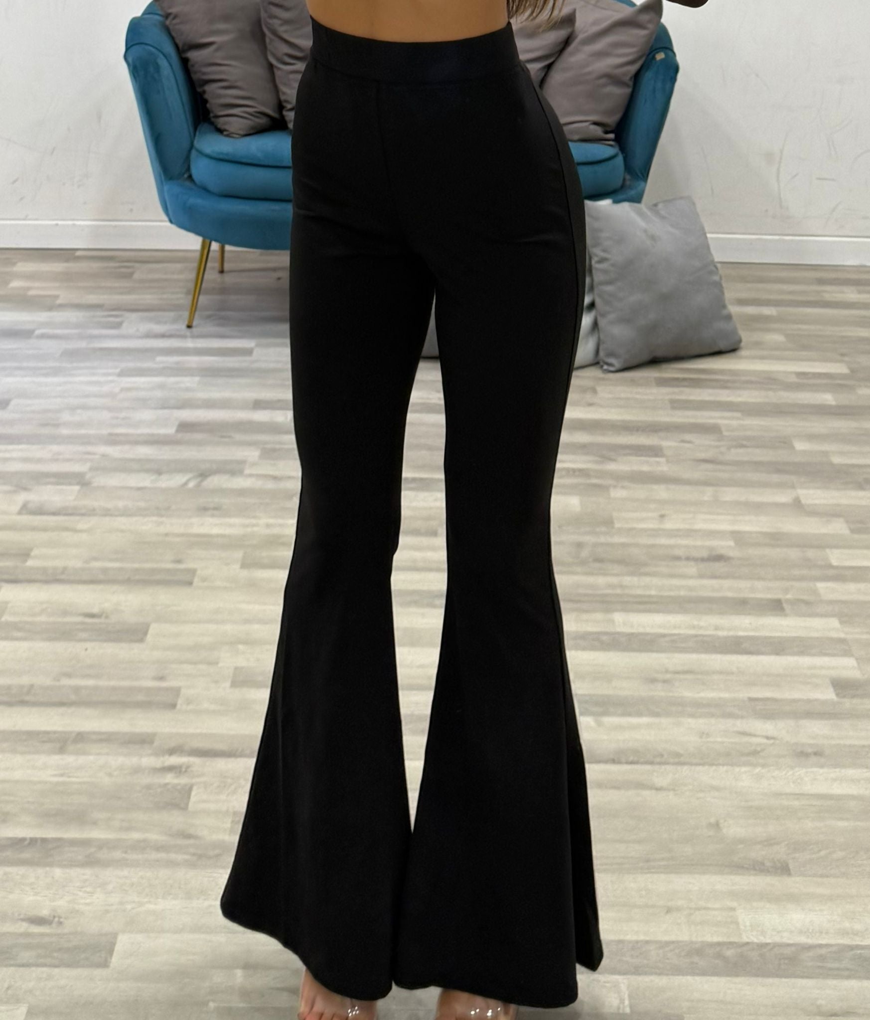 leggins di licra a zampa