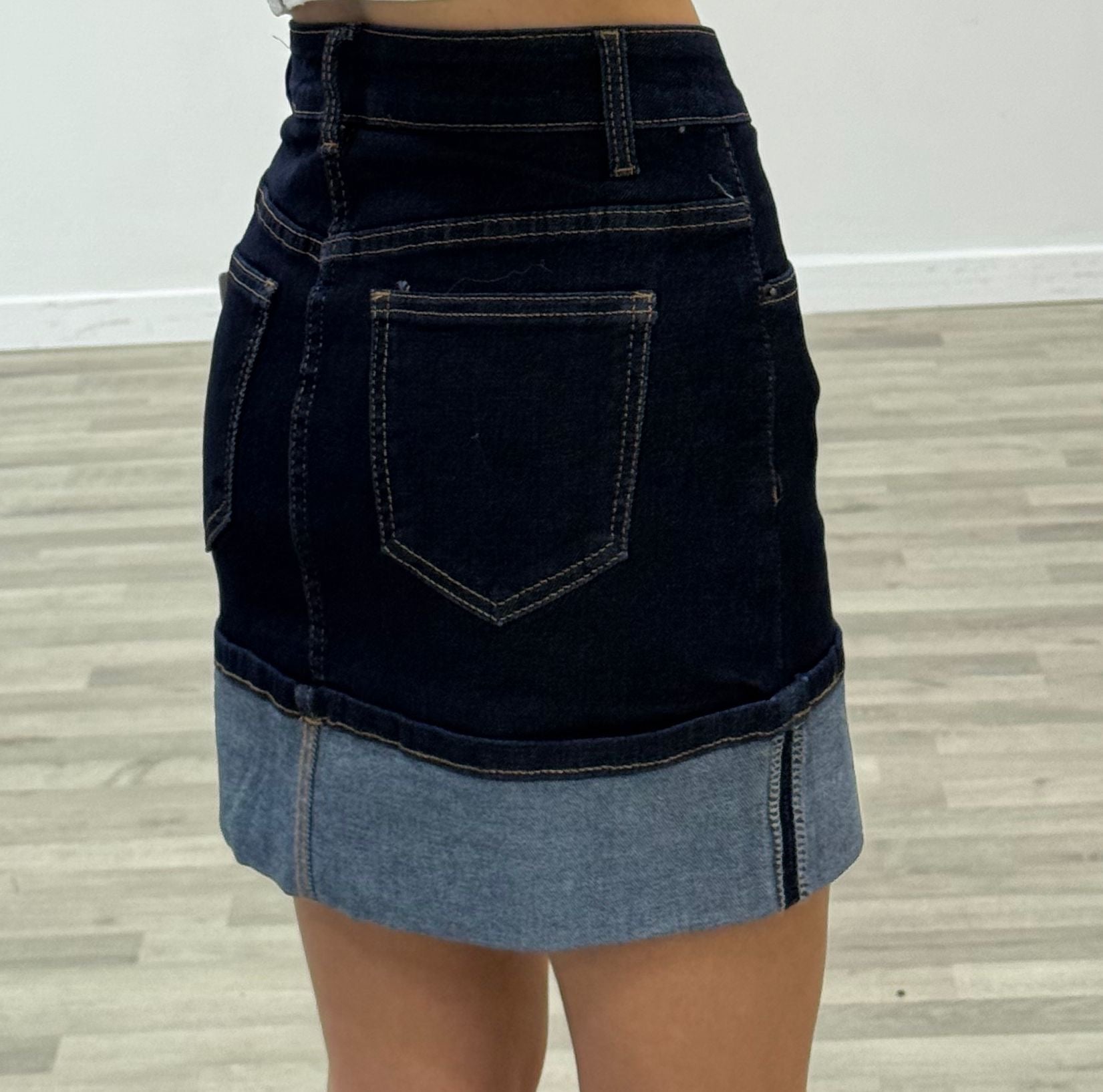 gonna di jeans con risvolto