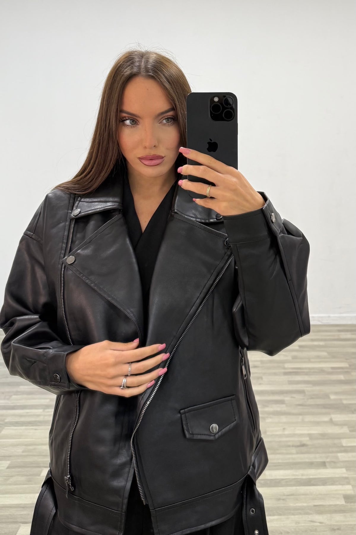 chiodo in ecopelle oversize