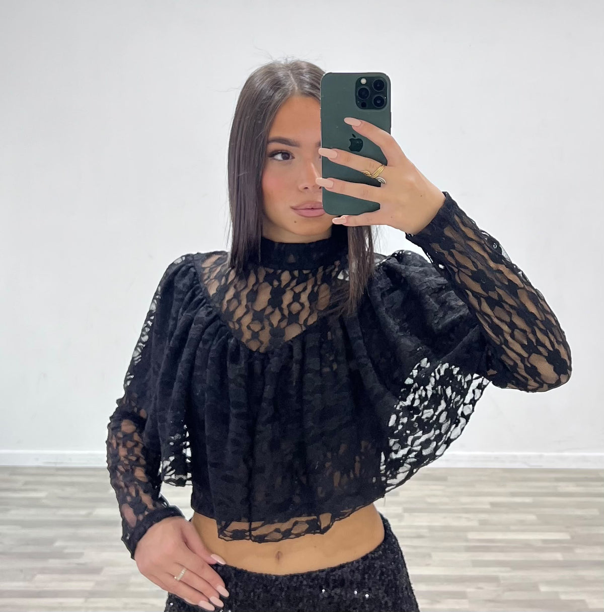 maglia corta in pizzo con voila'