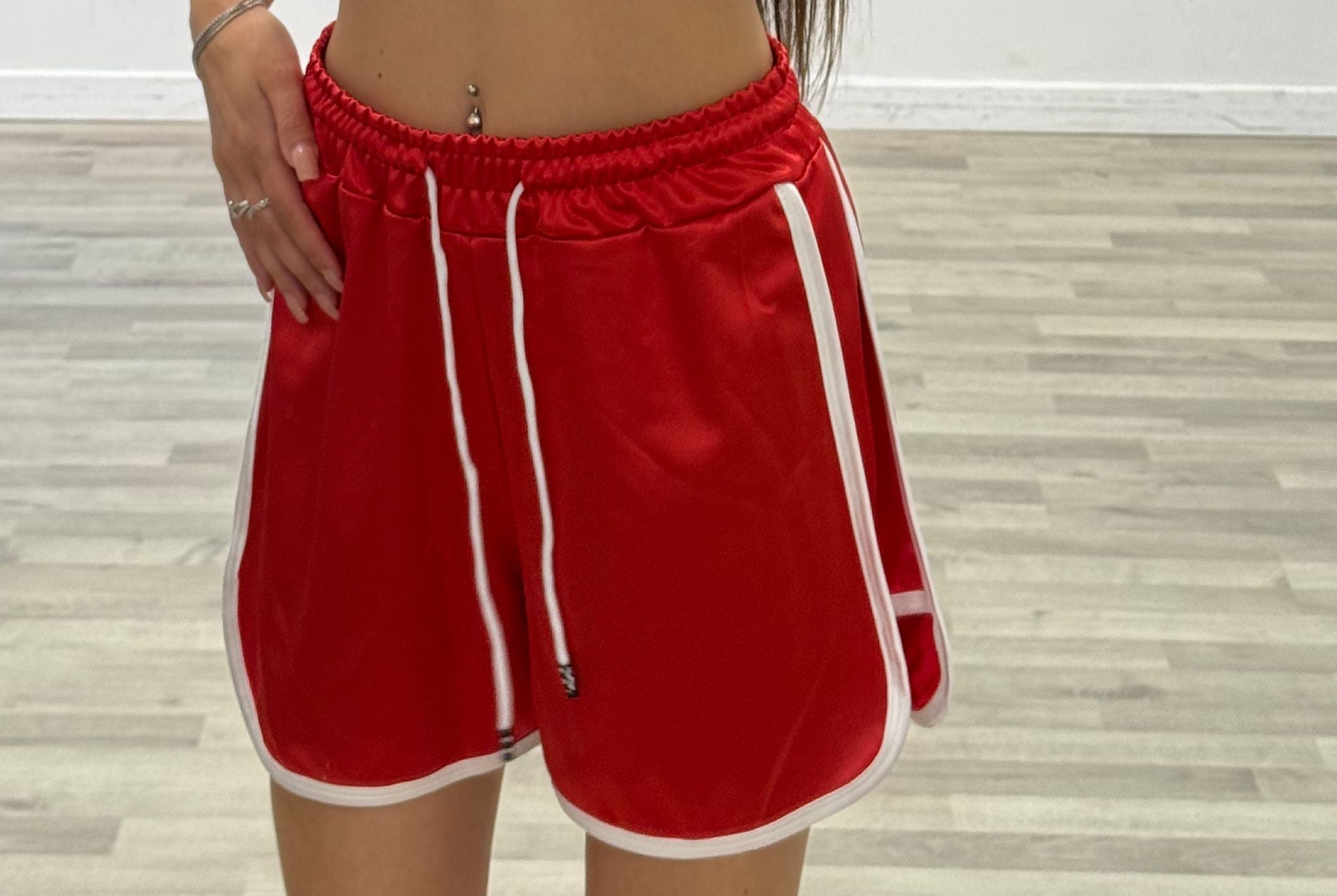 short con striscie laterali