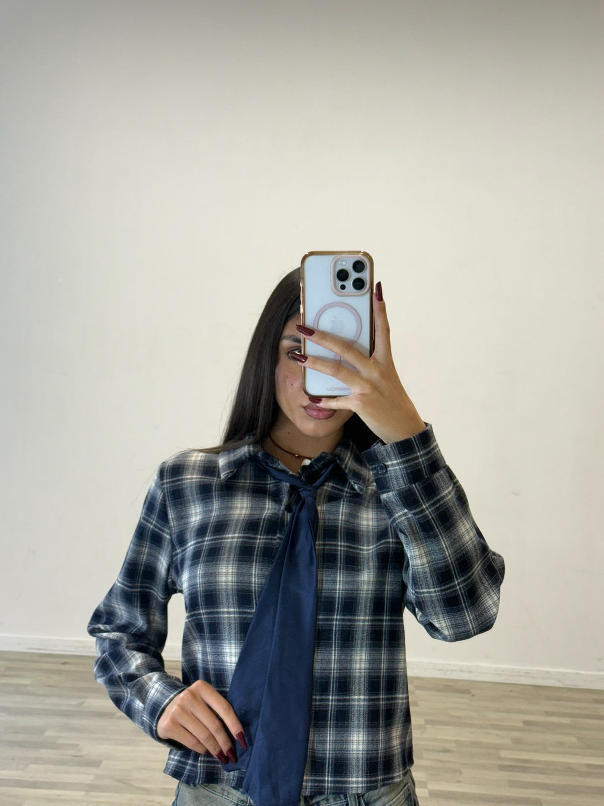 camicia corta a quadri con cravatta