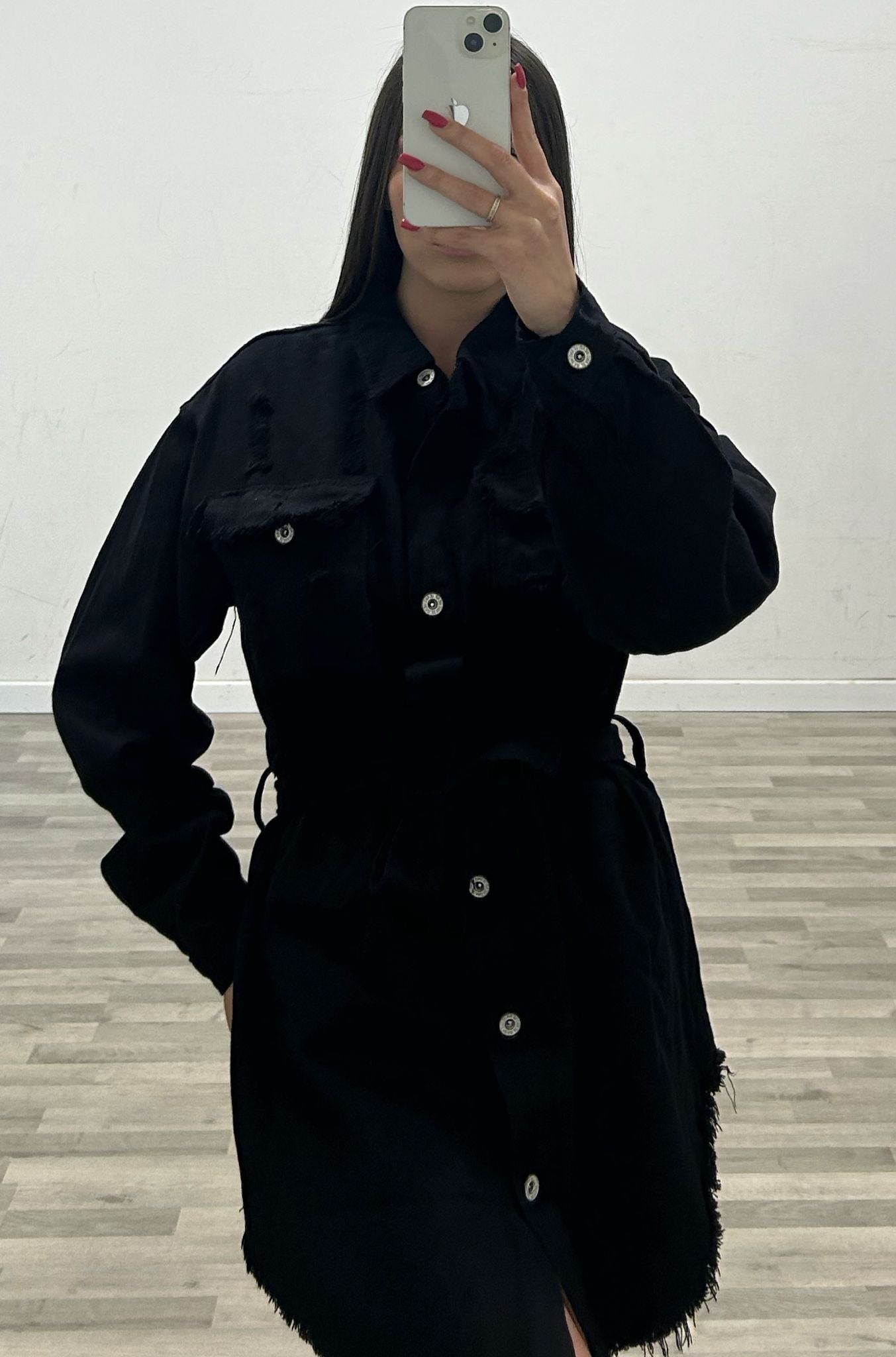 giacca di jeans con cintura strappi