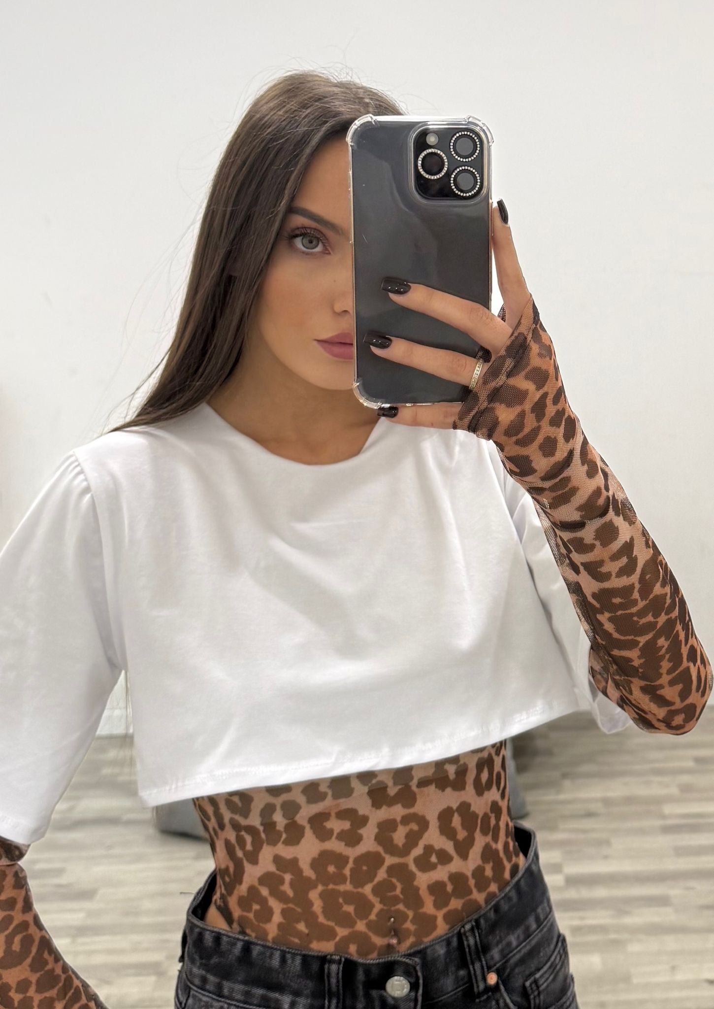 body con  t-shirt e velo leopardato