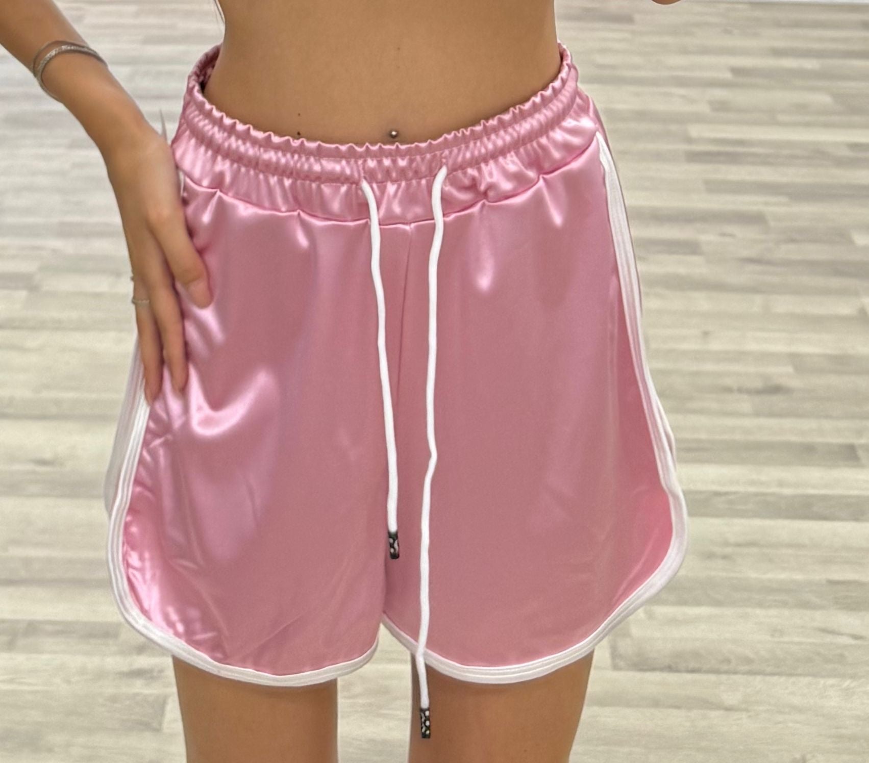short con striscie laterali