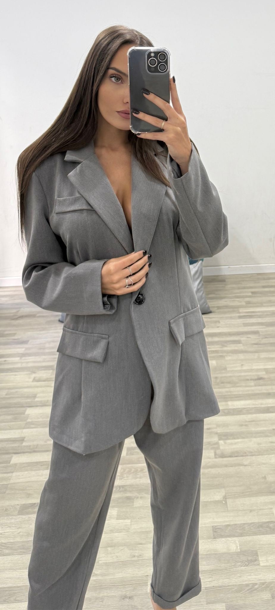 tailler con pantalone con piega