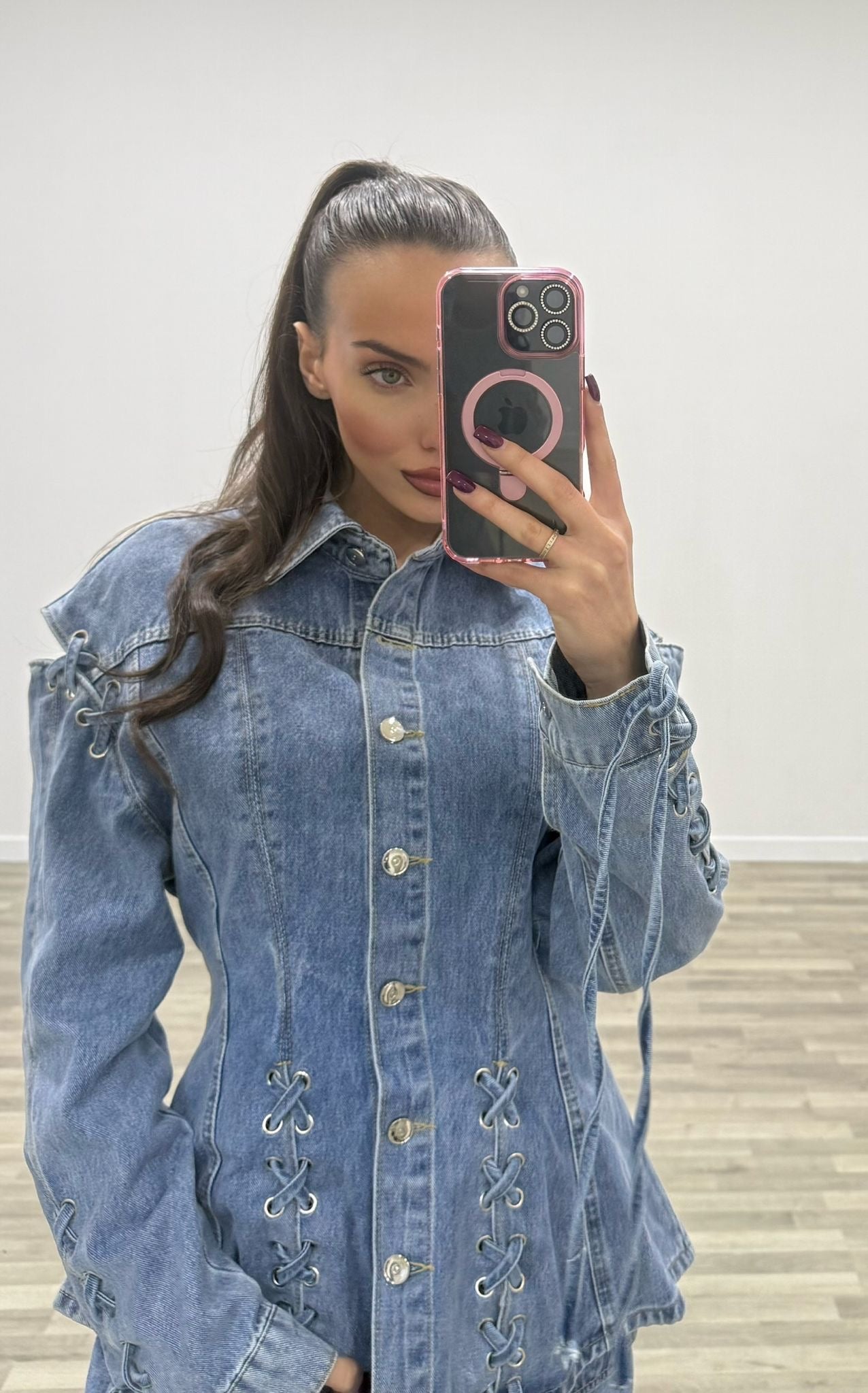 camicia di jeans con lacci