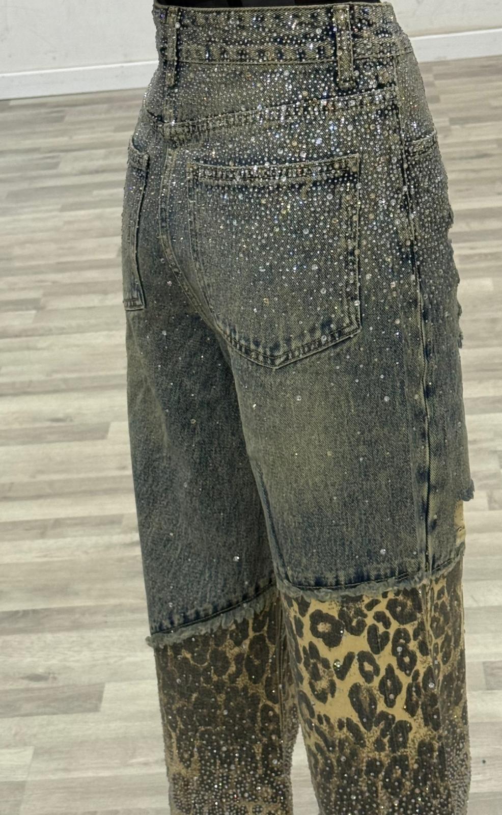 jeans con strappi sabbiato