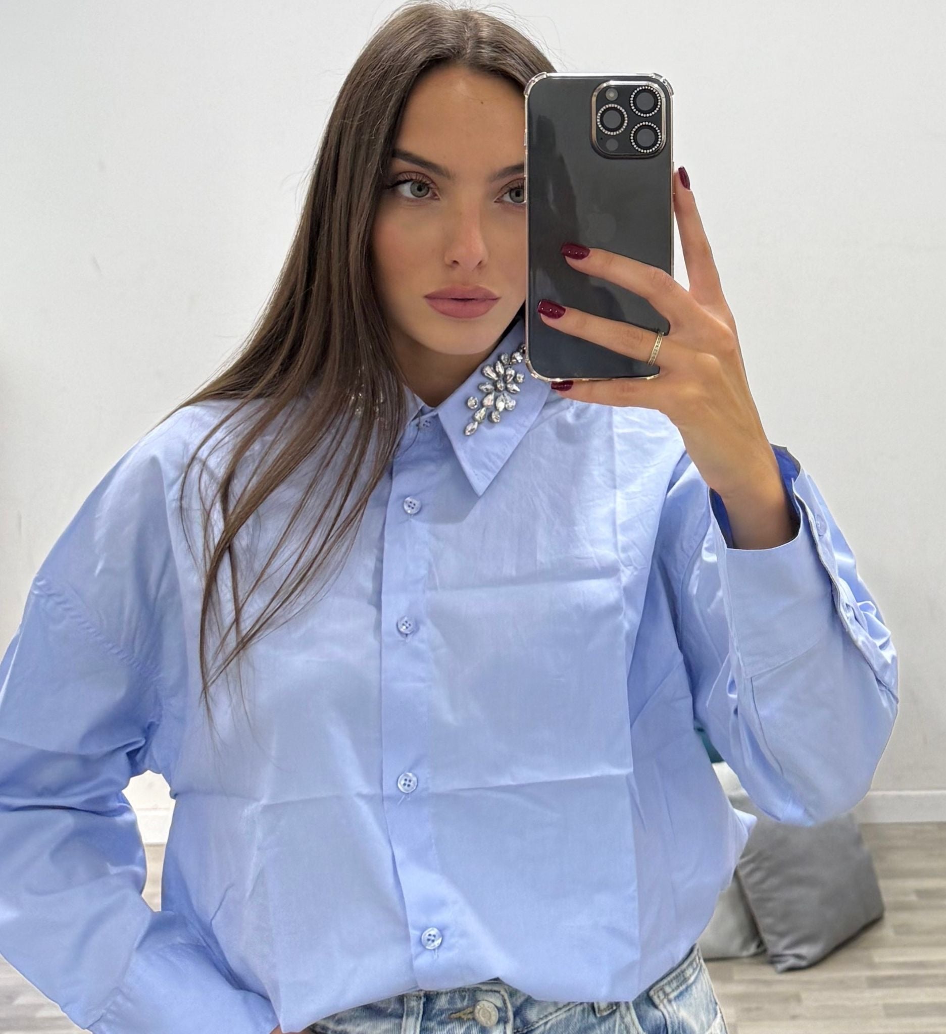 camicia con swarosky al collo
