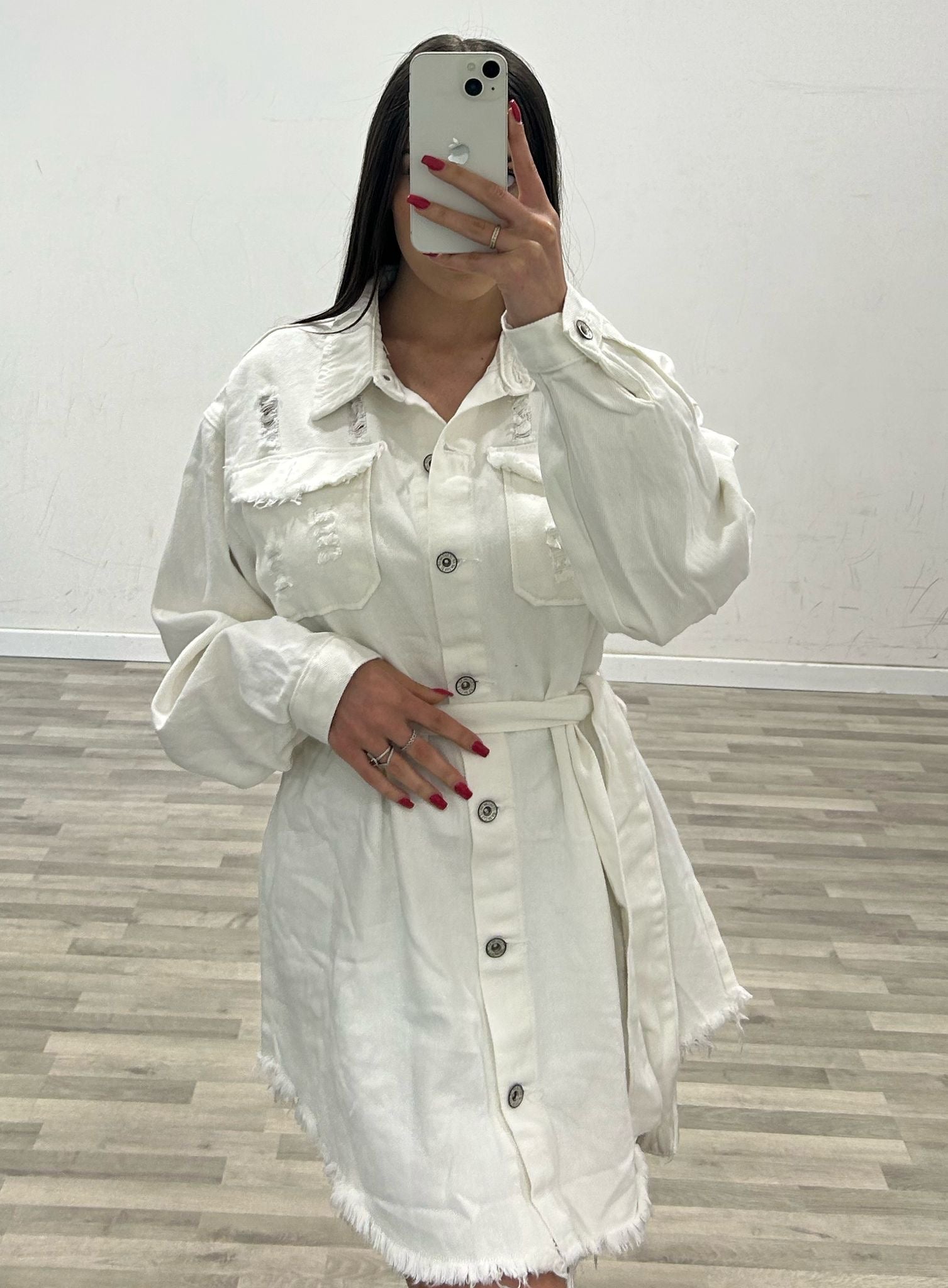giacca di jeans con cintura strappi
