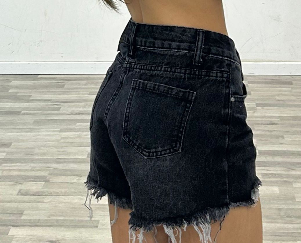 short black con borchie