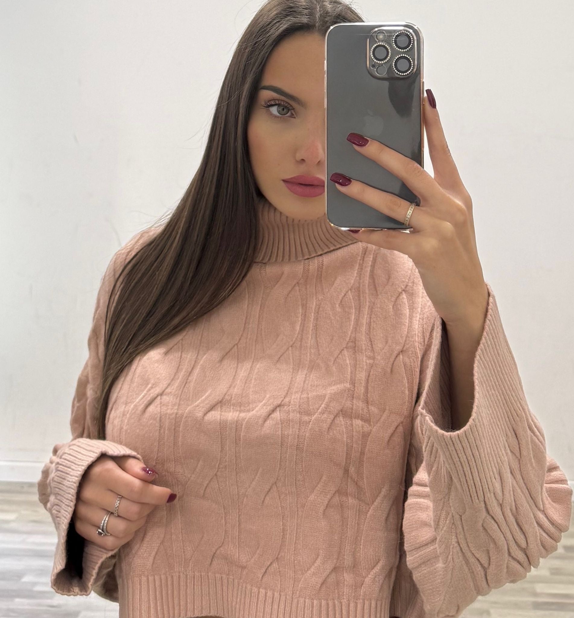 collo alto corto space