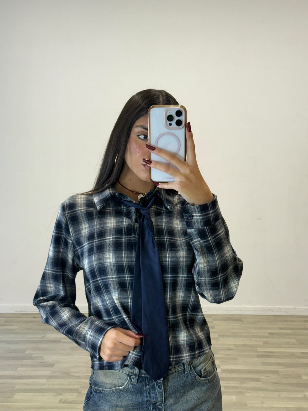 camicia corta a quadri con cravatta