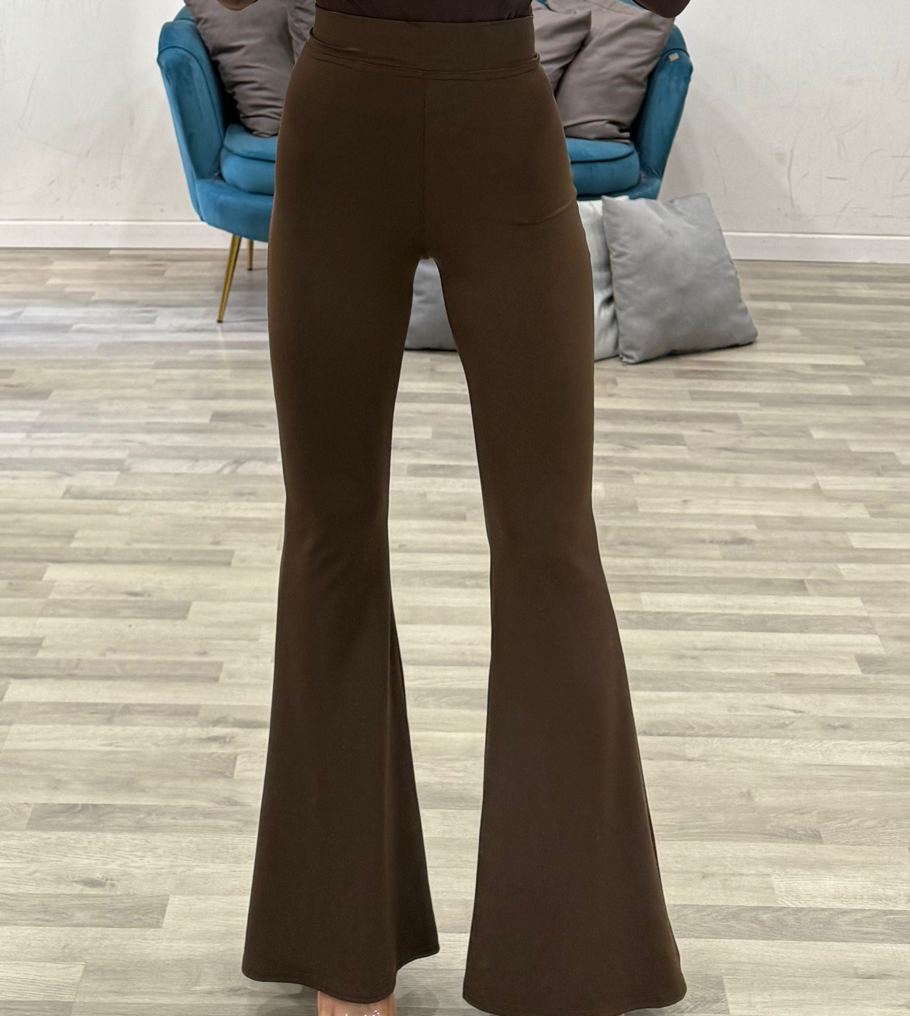 leggins di licra a zampa