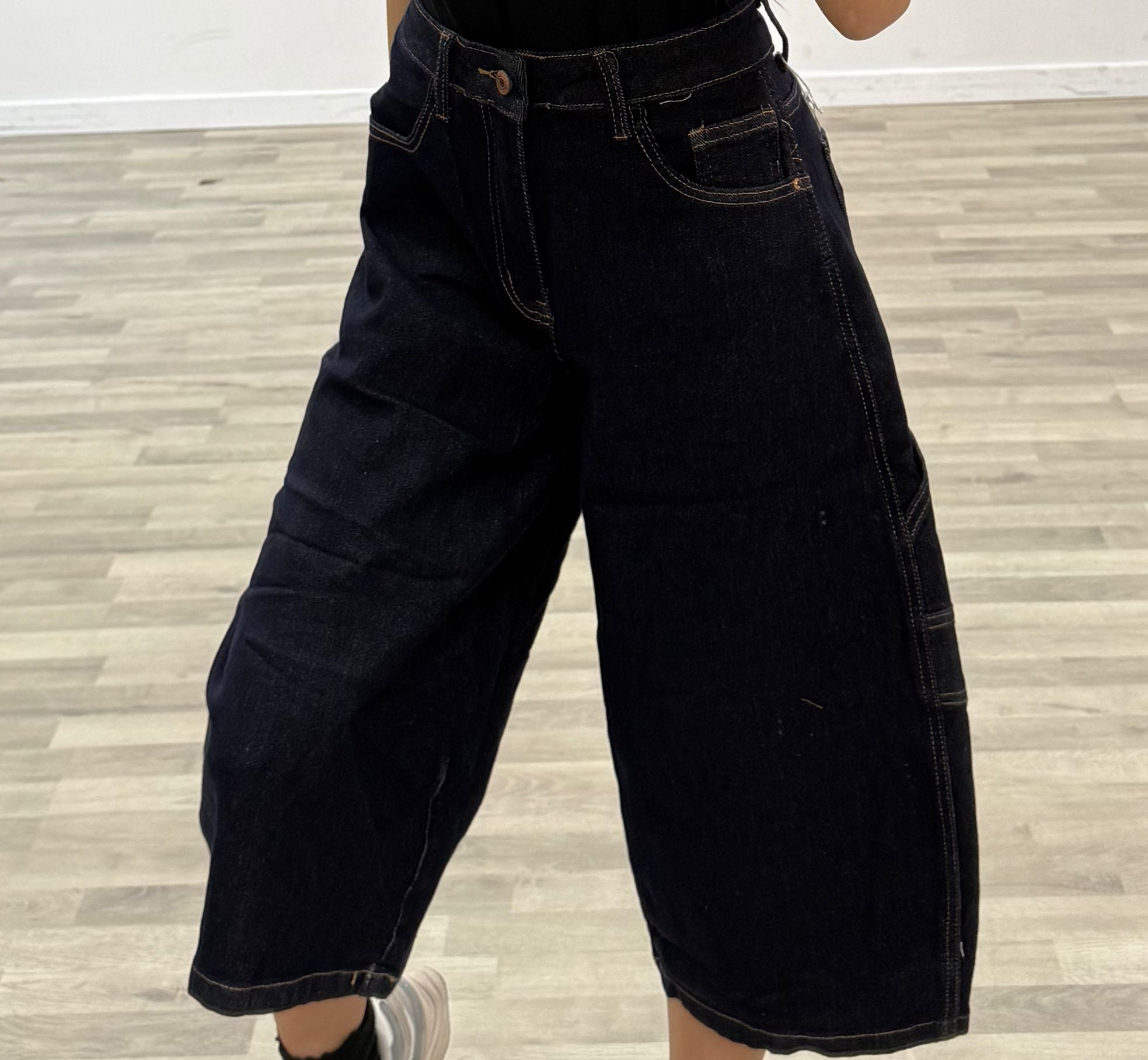 bermuda di jeans scuro